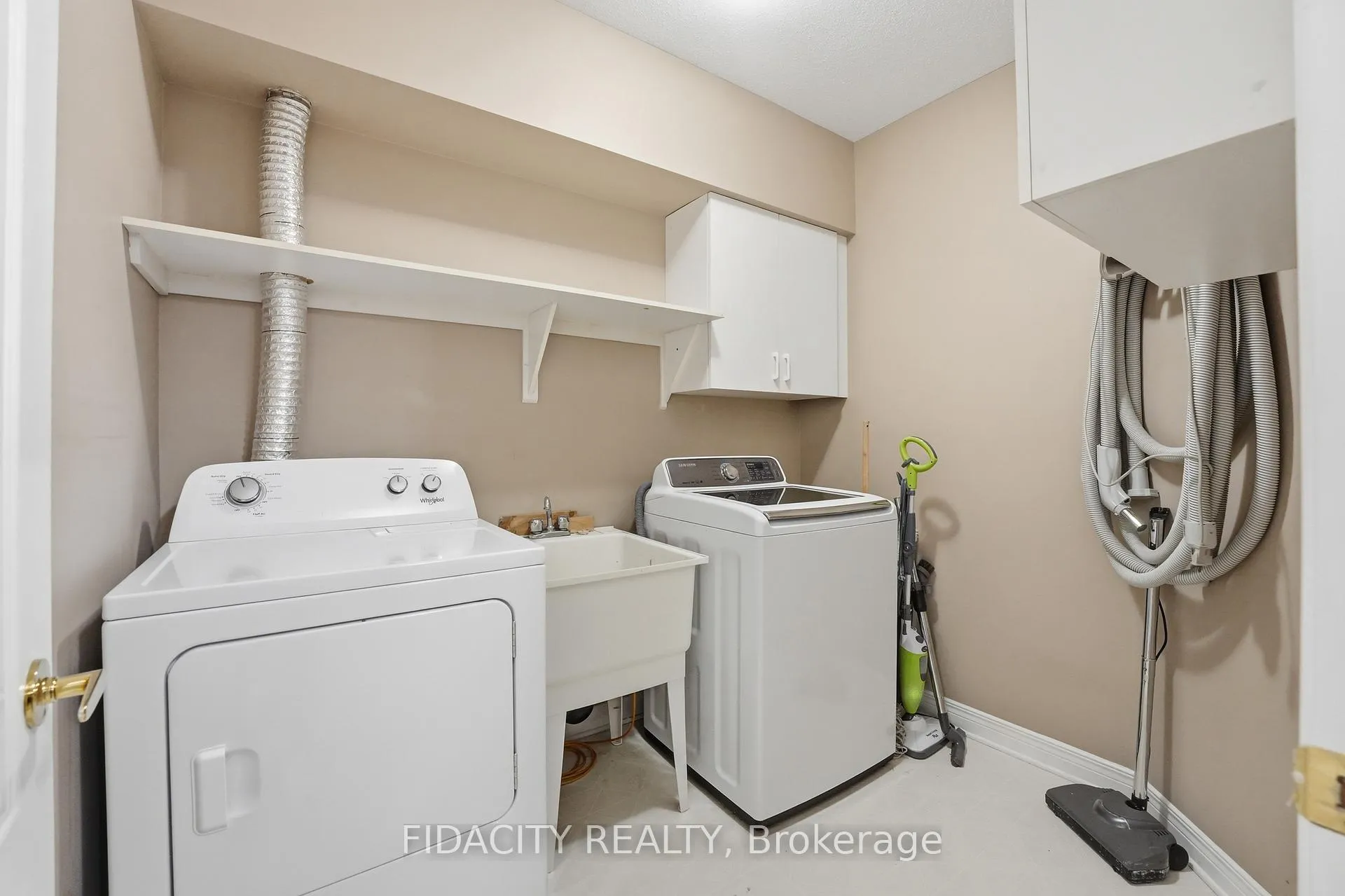 Photo 34 of 31 Sable Run Drive, Ottawa, Stittsville (Central) — HOMEH
