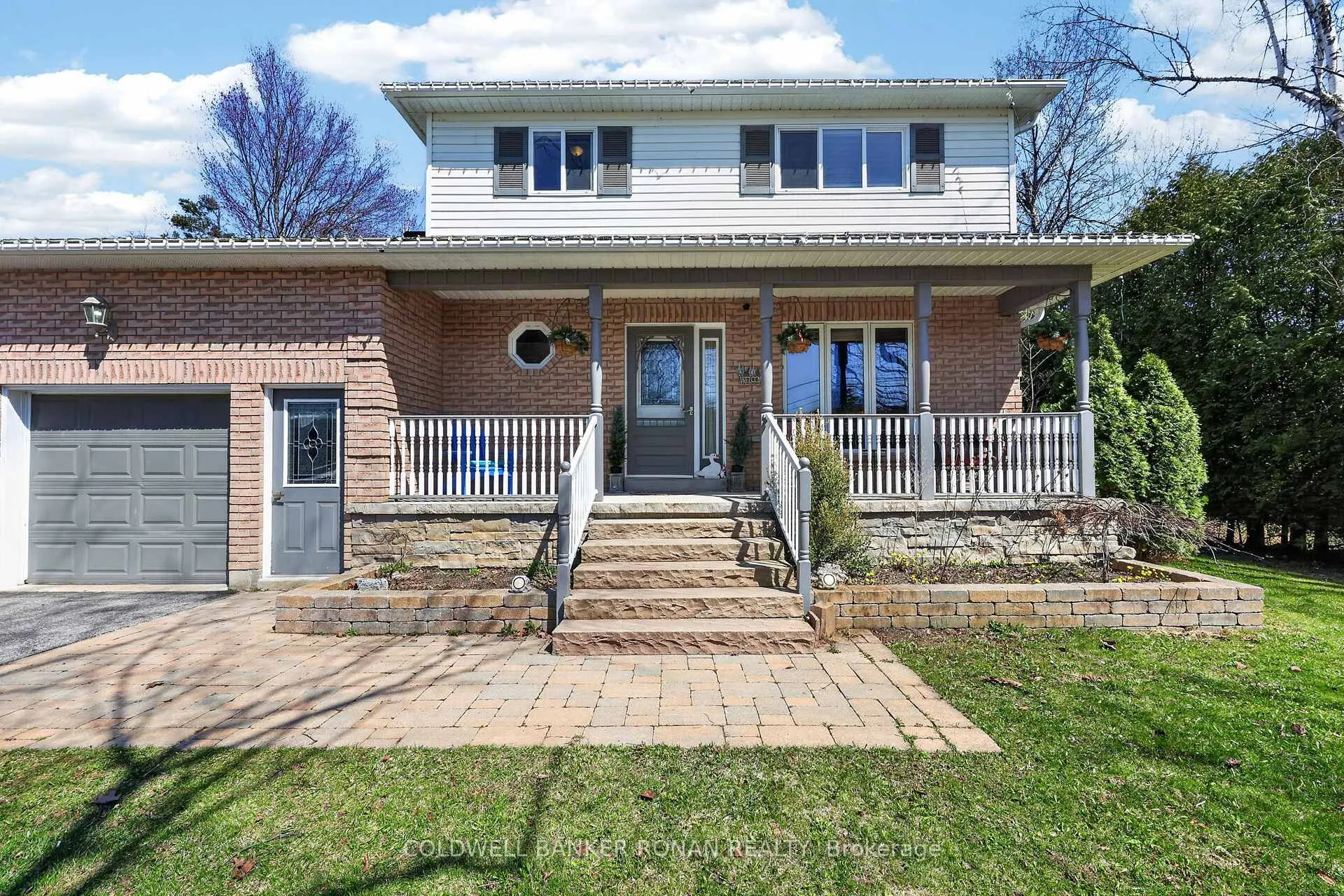 Photo 2 of 31 Marie Street, Georgina, Sutton & Jackson's Point — HOMEH