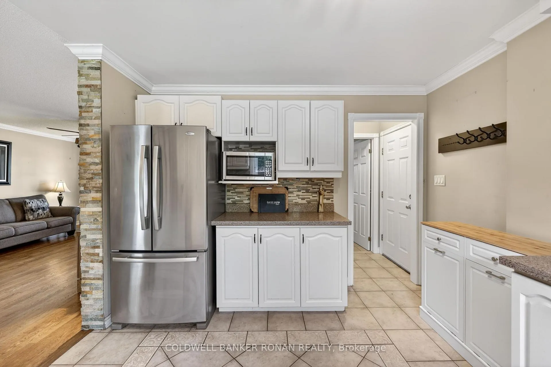 Photo 9 of 31 Marie Street, Georgina, Sutton & Jackson's Point — HOMEH