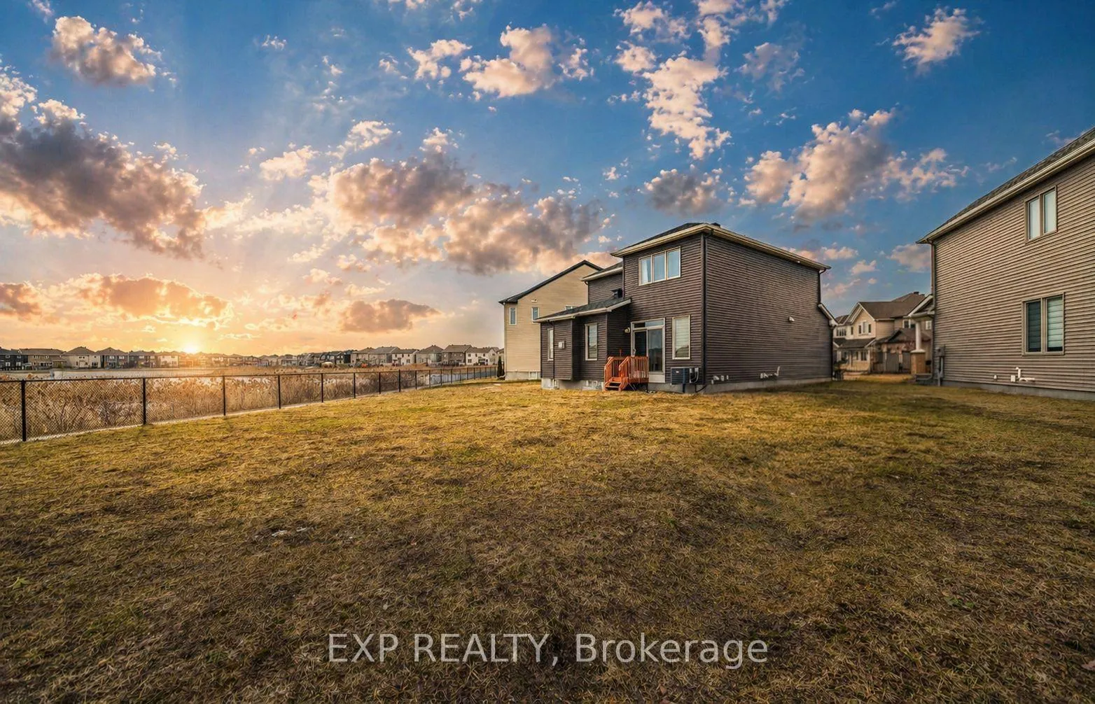 Photo 2 of 527 Alcor Terrace, Ottawa, Barrhaven - Half Moon Bay — HOMEH