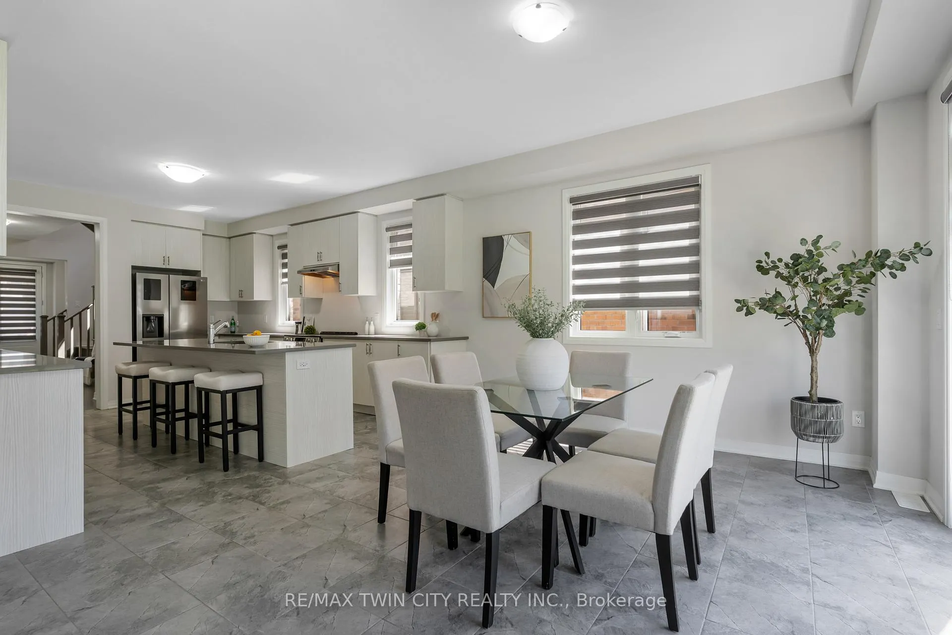 Photo 15 of 14 Mary Watson Street, North Dumfries, Ayr — HOMEH