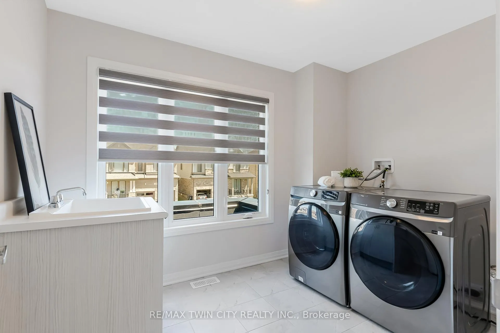 Photo 27 of 14 Mary Watson Street, North Dumfries, Ayr — HOMEH