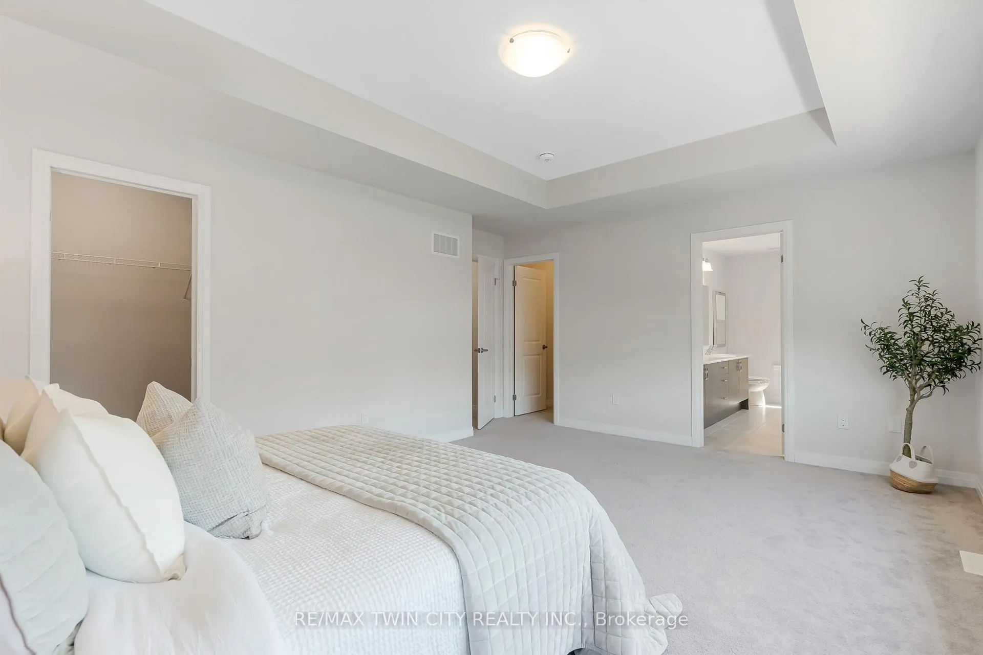 Photo 38 of 14 Mary Watson Street, North Dumfries, Ayr — HOMEH