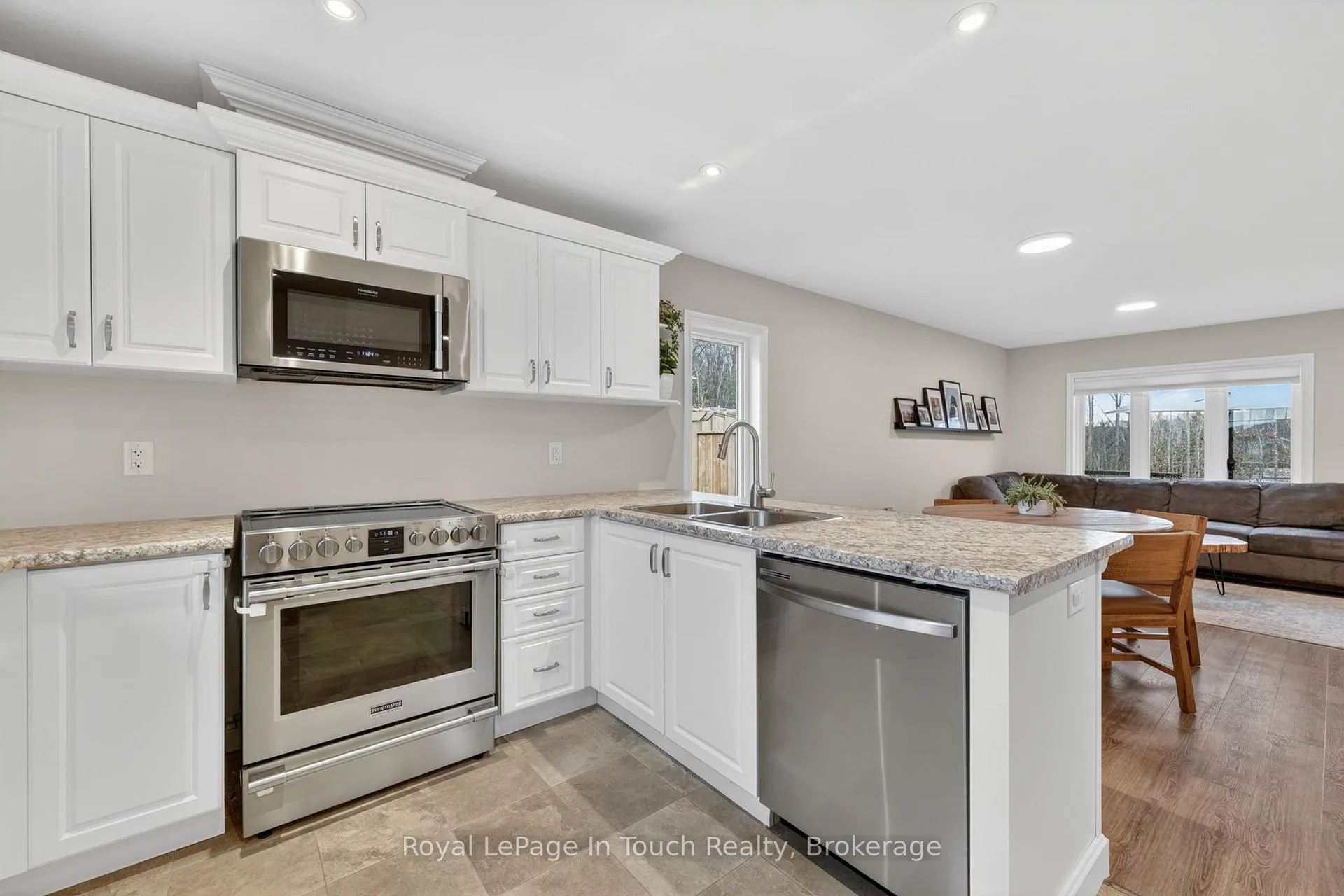 Photo 7 of 55 Hunter Avenue, Tay, Victoria Harbour — HOMEH