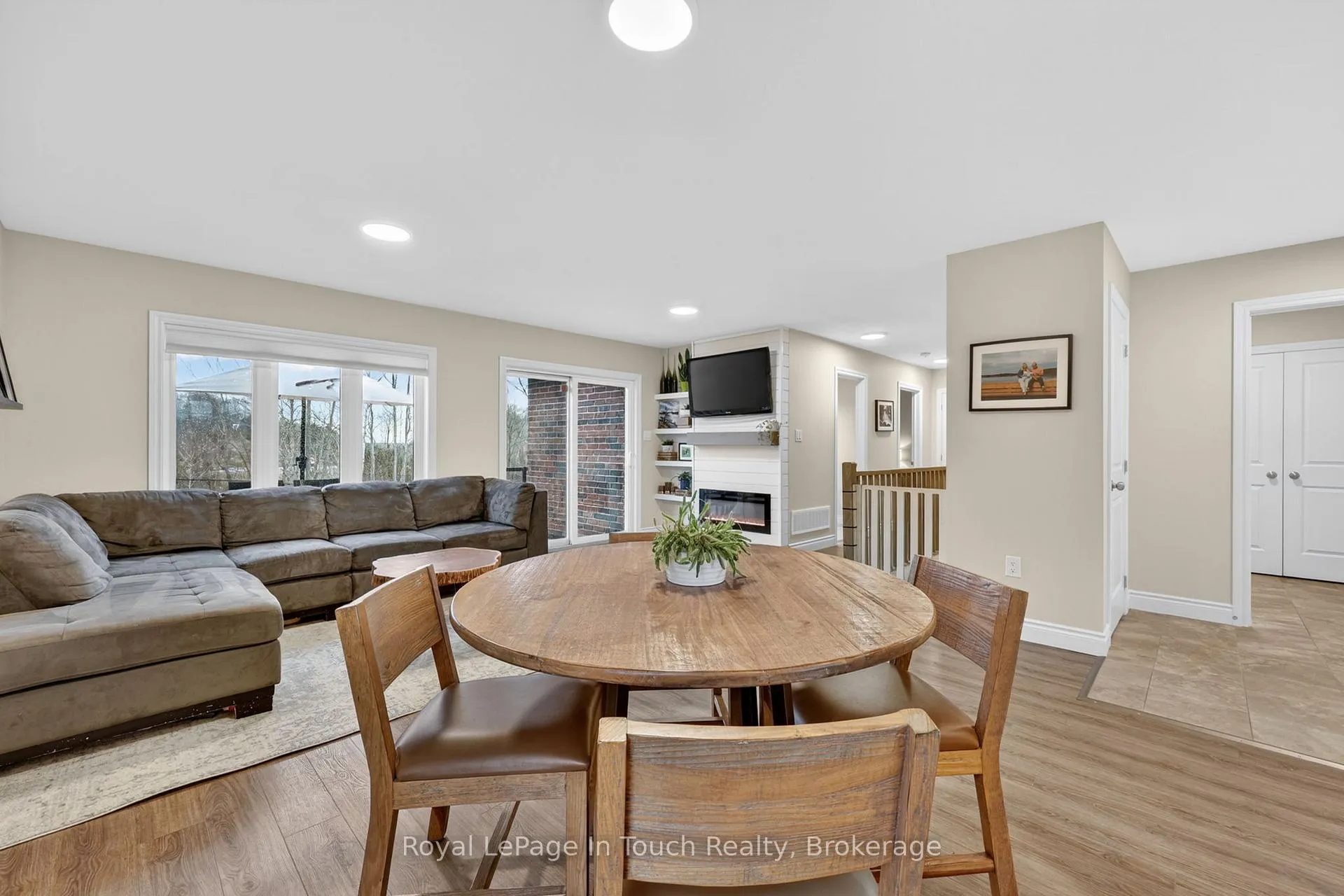Photo 8 of 55 Hunter Avenue, Tay, Victoria Harbour — HOMEH