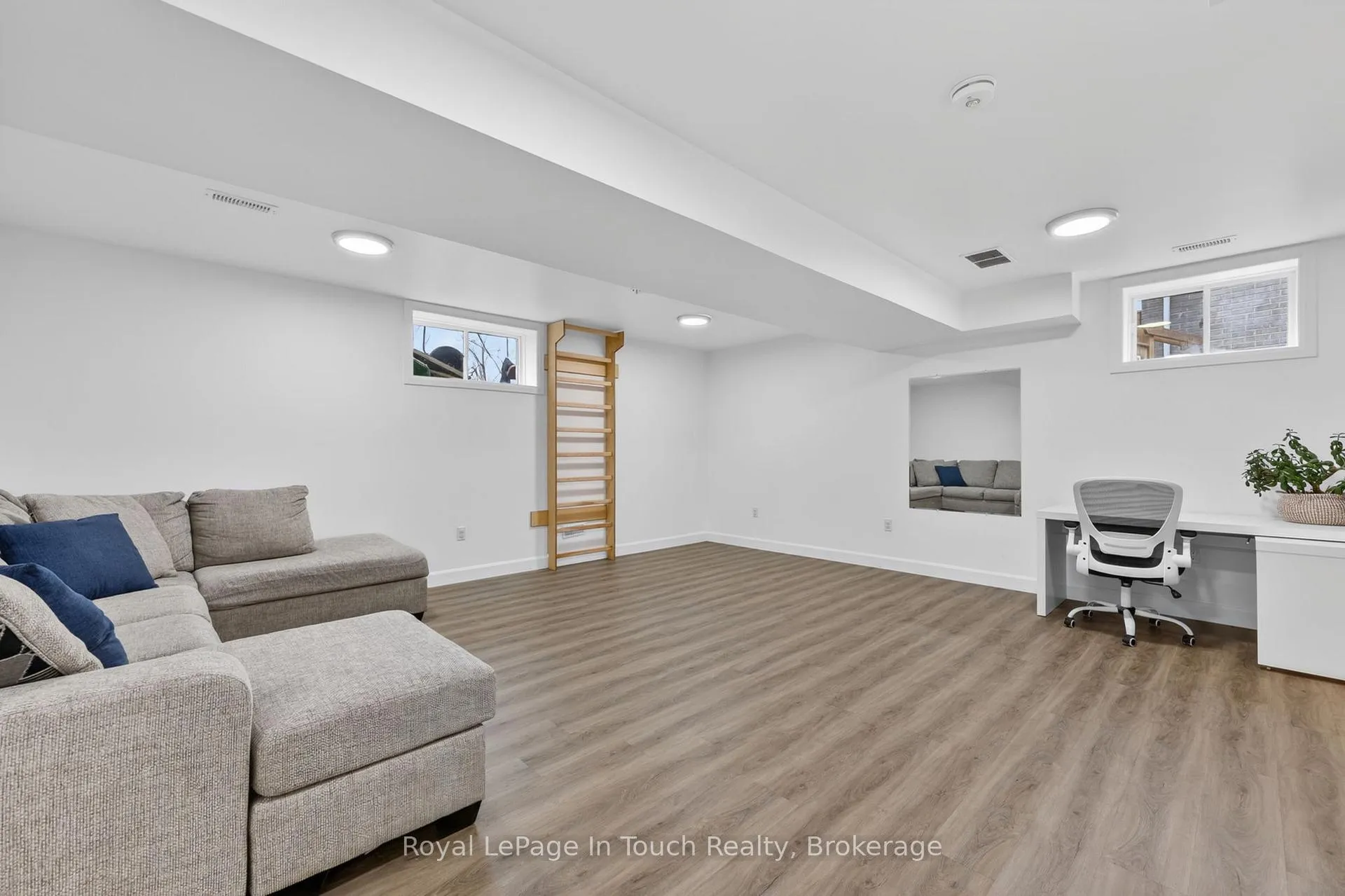 Photo 18 of 55 Hunter Avenue, Tay, Victoria Harbour — HOMEH