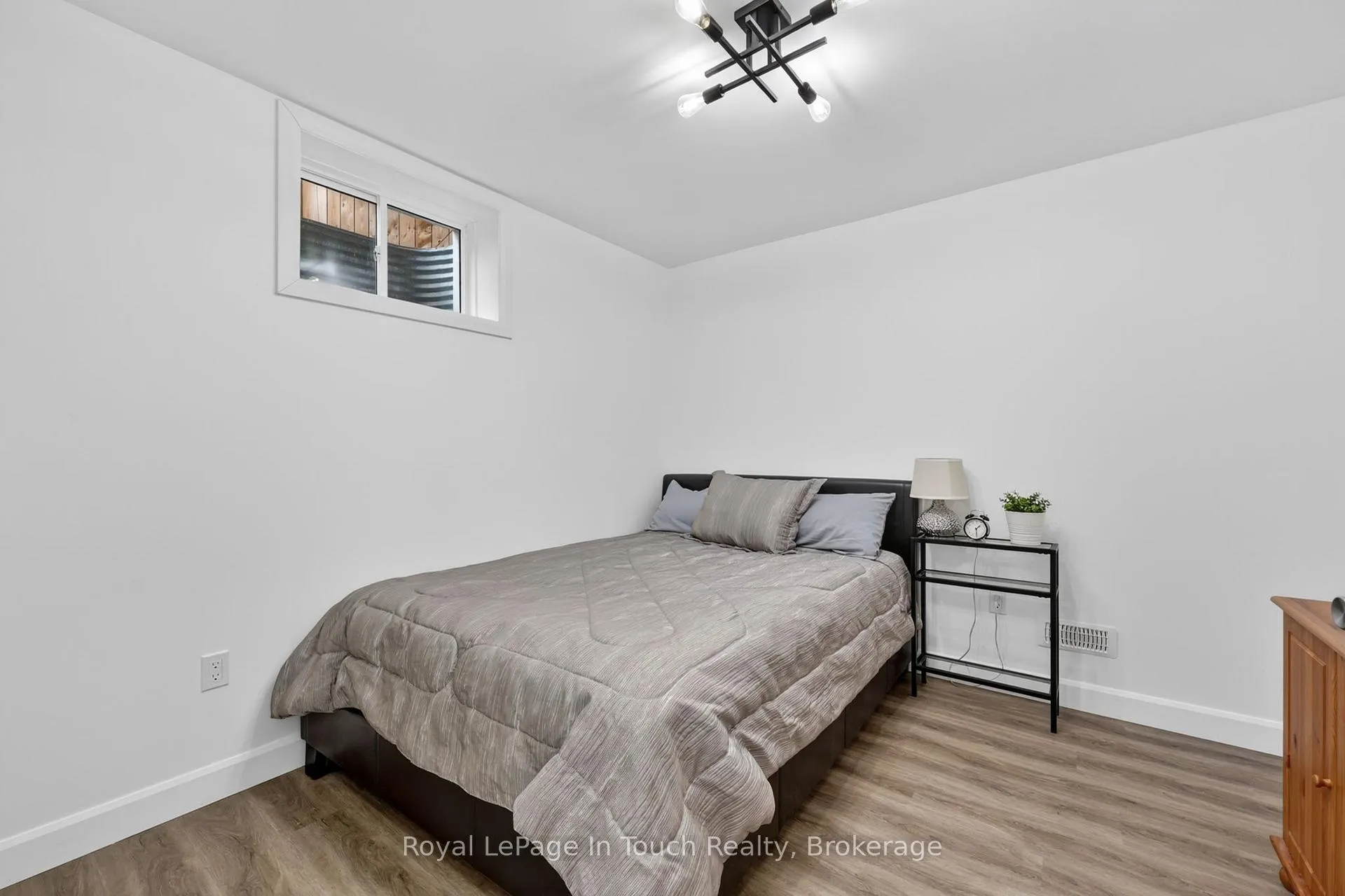Photo 20 of 55 Hunter Avenue, Tay, Victoria Harbour — HOMEH