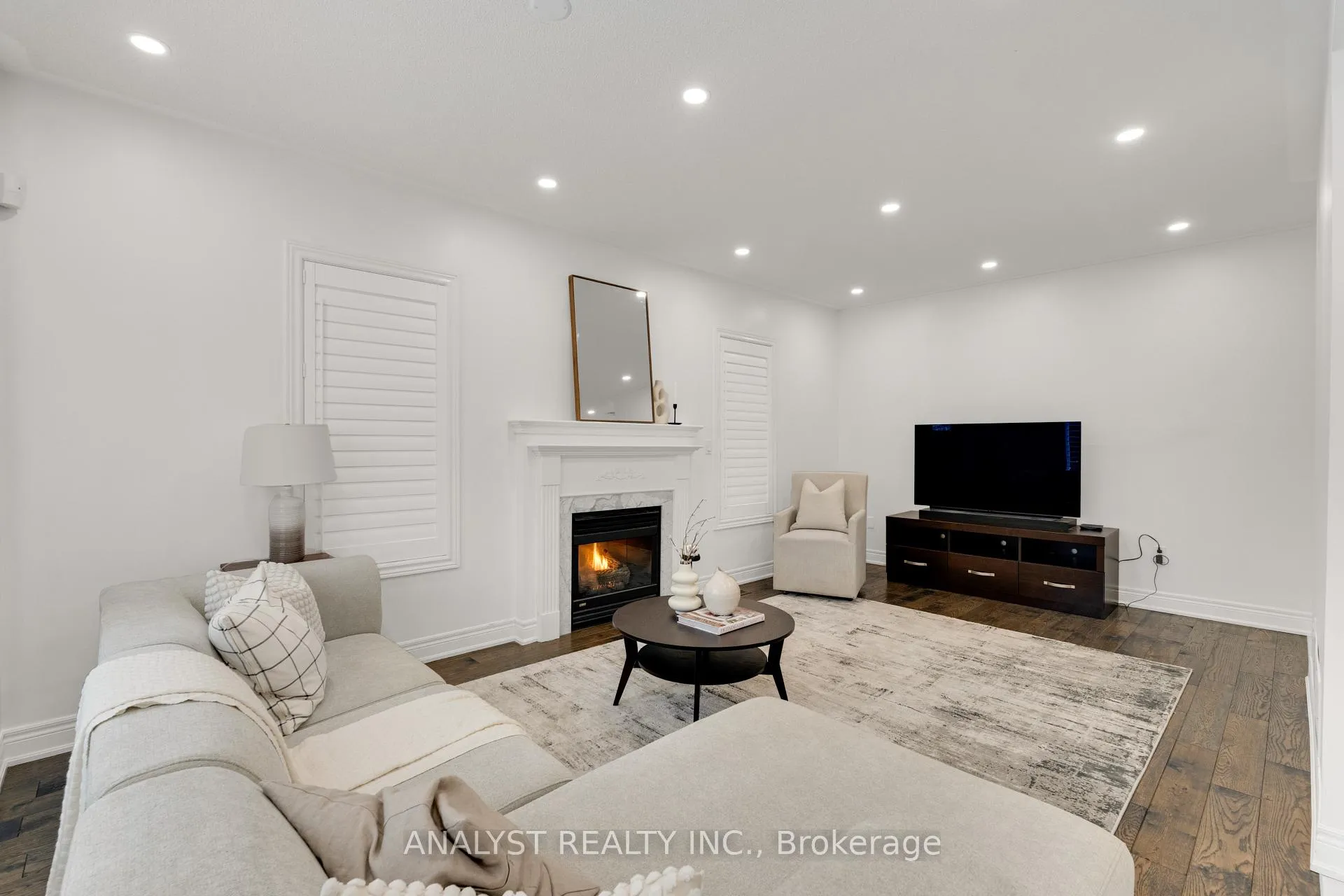 Photo 7 of 182 Buena Vista Drive, Vaughan, Sonoma Heights — HOMEH