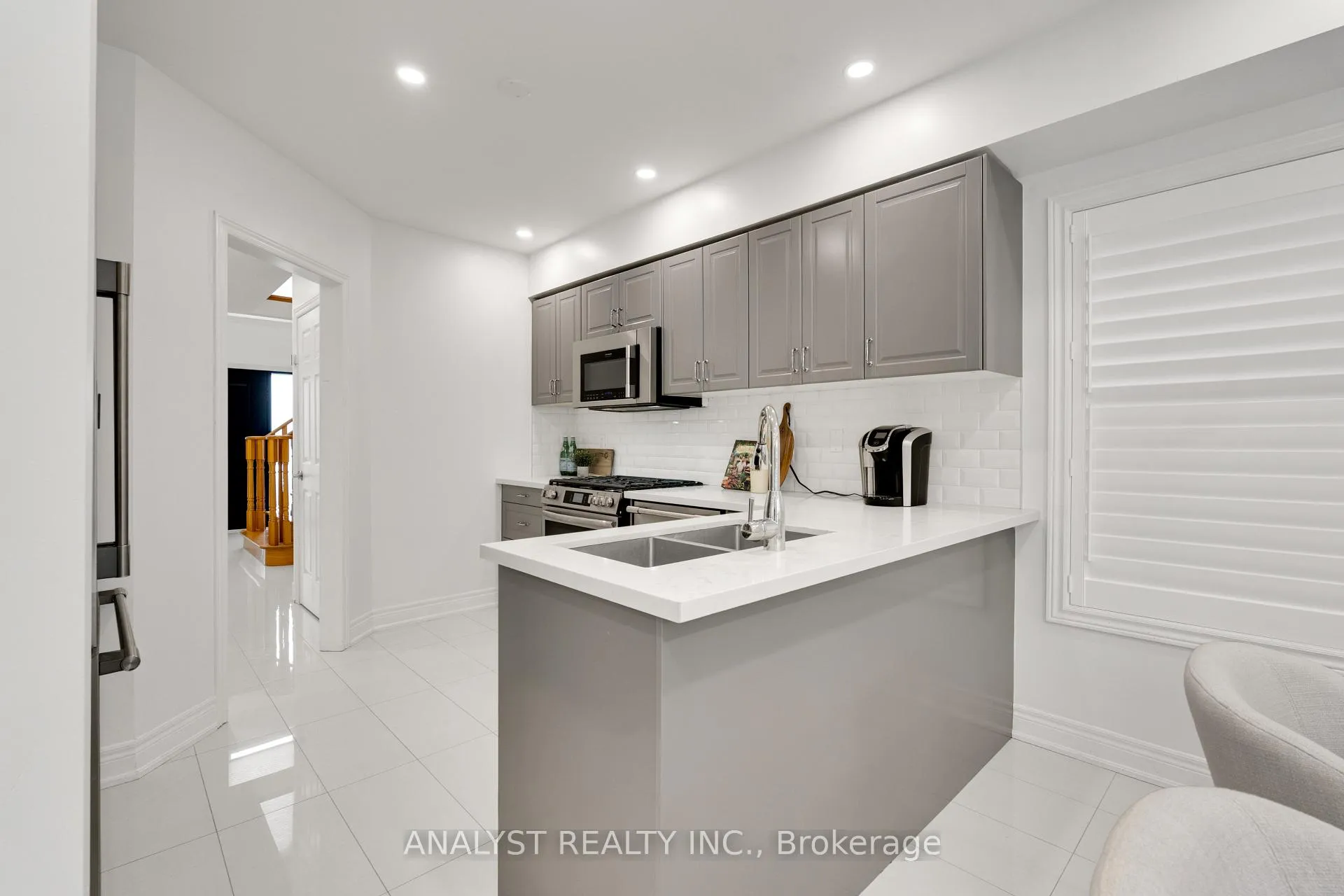 Photo 8 of 182 Buena Vista Drive, Vaughan, Sonoma Heights — HOMEH