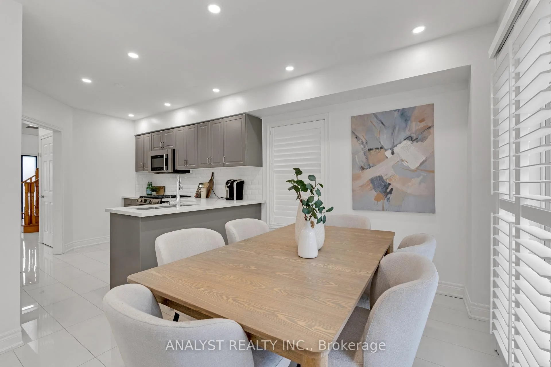 Photo 11 of 182 Buena Vista Drive, Vaughan, Sonoma Heights — HOMEH