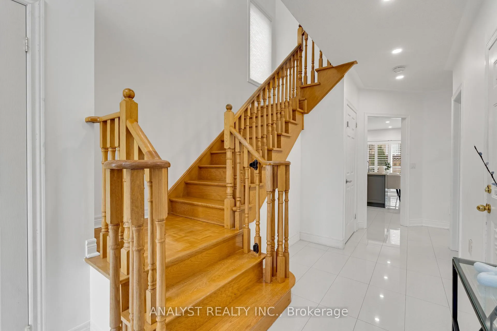 Photo 13 of 182 Buena Vista Drive, Vaughan, Sonoma Heights — HOMEH