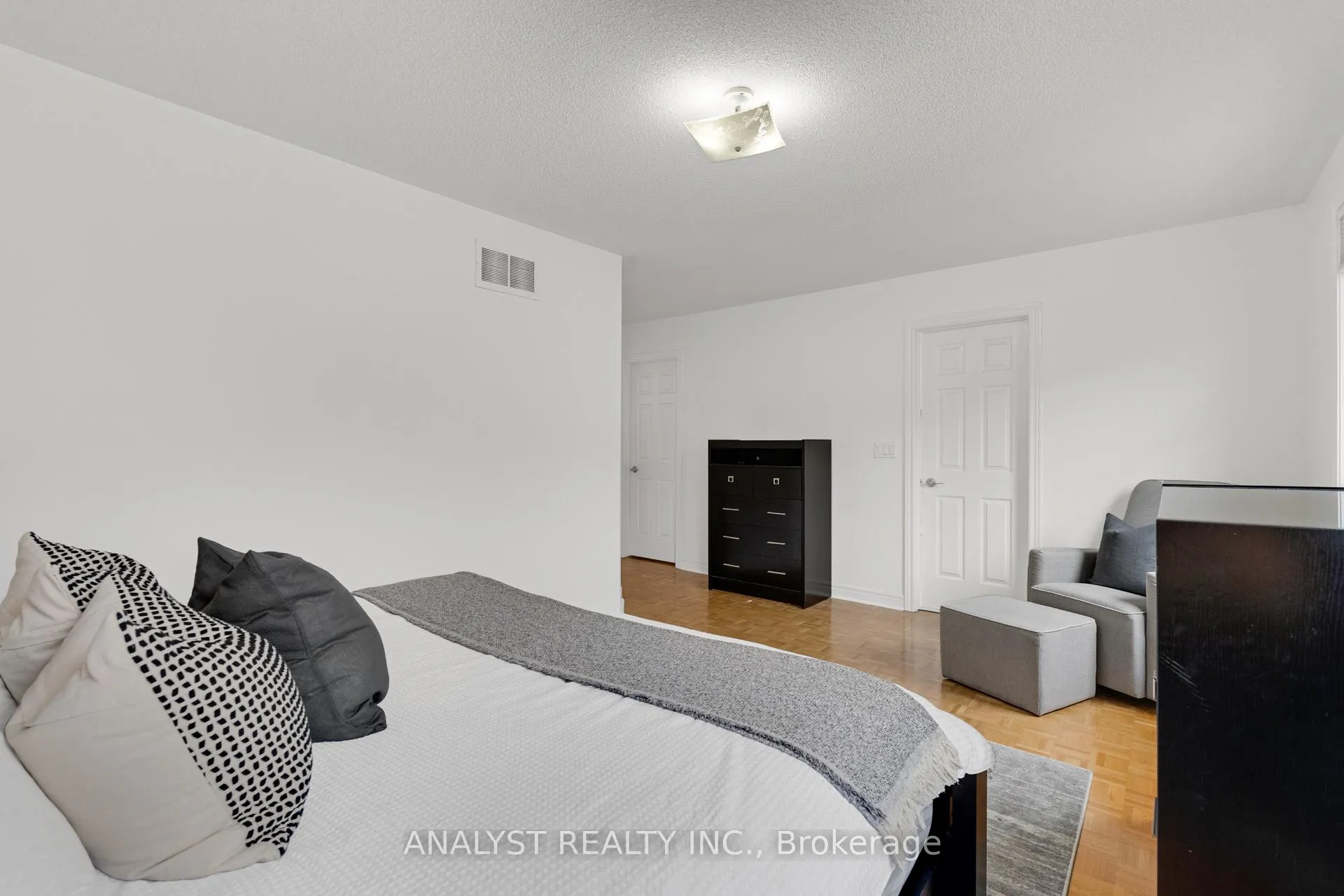 Photo 18 of 182 Buena Vista Drive, Vaughan, Sonoma Heights — HOMEH