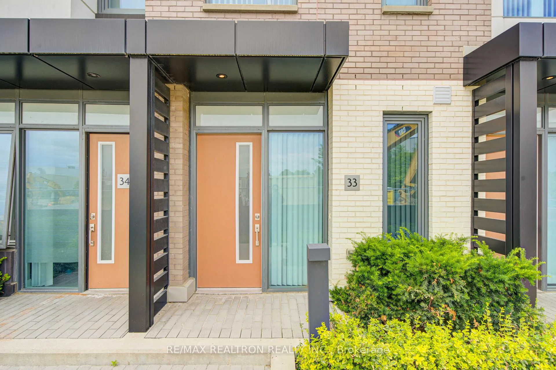 Photo 4 of Unit Th33, 1050 Portage Parkway, Vaughan, Concord — HOMEH
