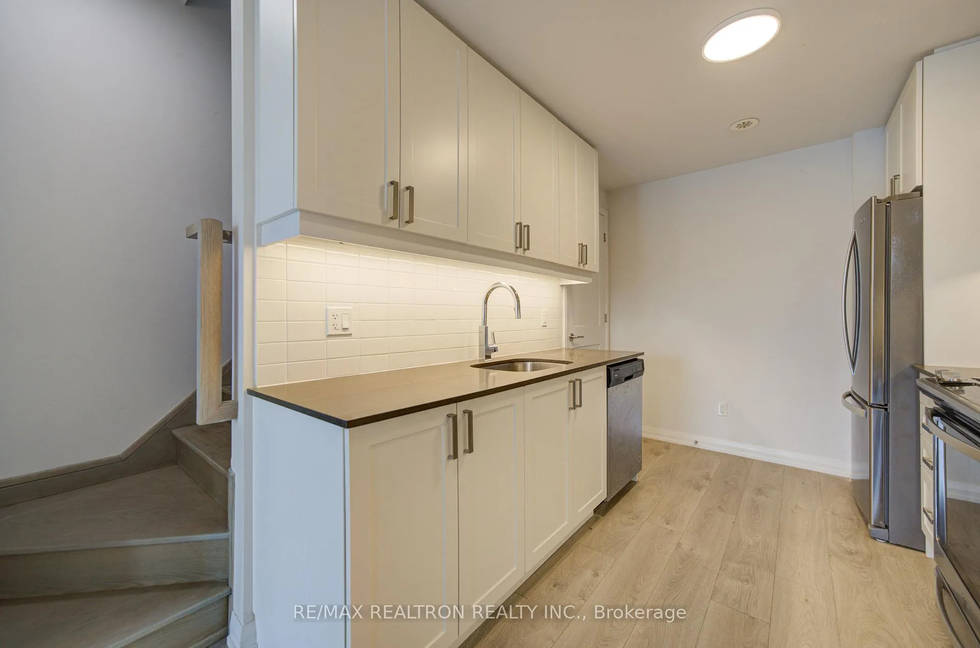 Photo 12 of Unit Th33, 1050 Portage Parkway, Vaughan, Concord — HOMEH