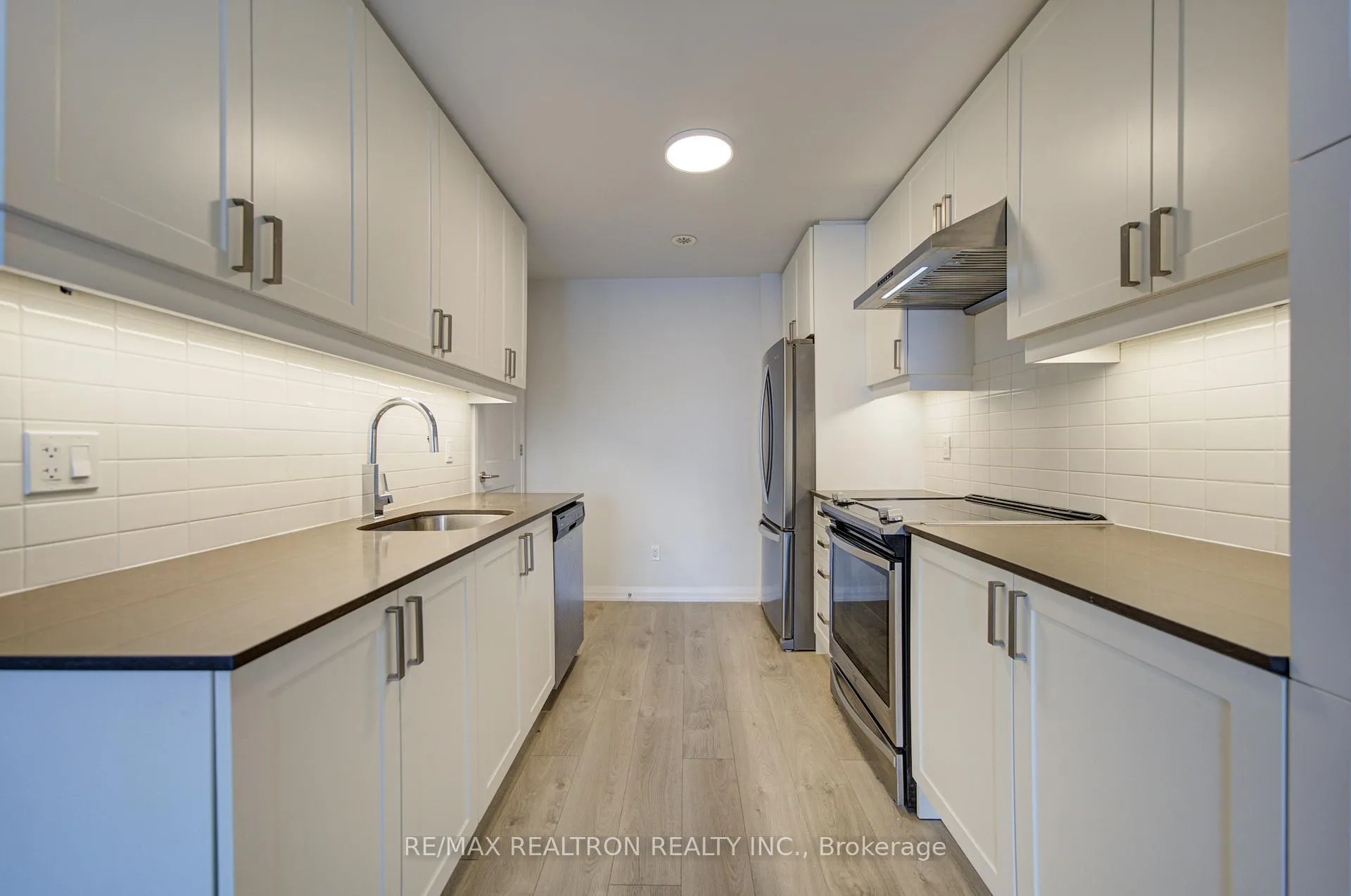 Photo 14 of Unit Th33, 1050 Portage Parkway, Vaughan, Concord — HOMEH