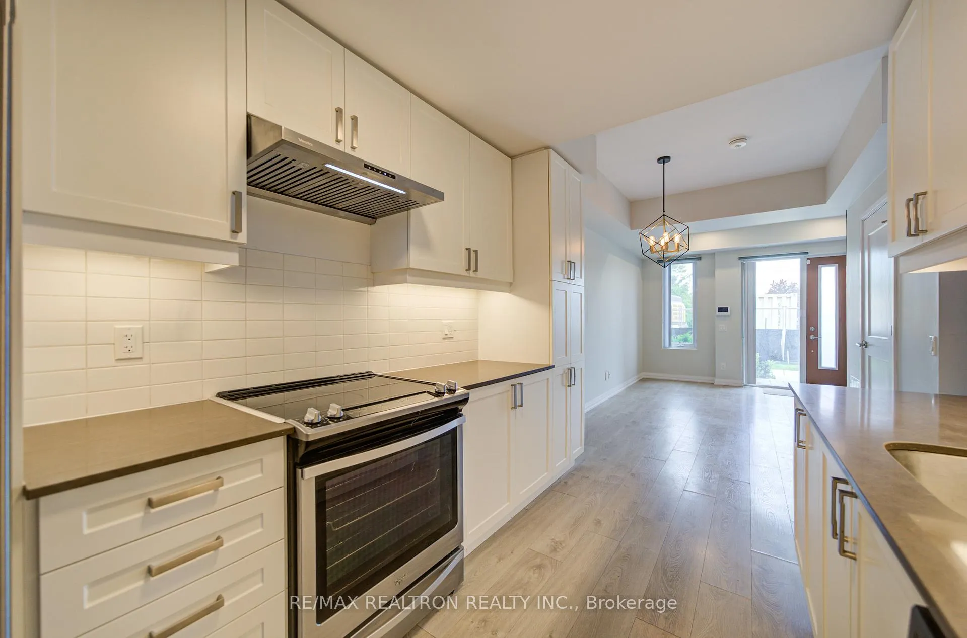 Photo 15 of Unit Th33, 1050 Portage Parkway, Vaughan, Concord — HOMEH