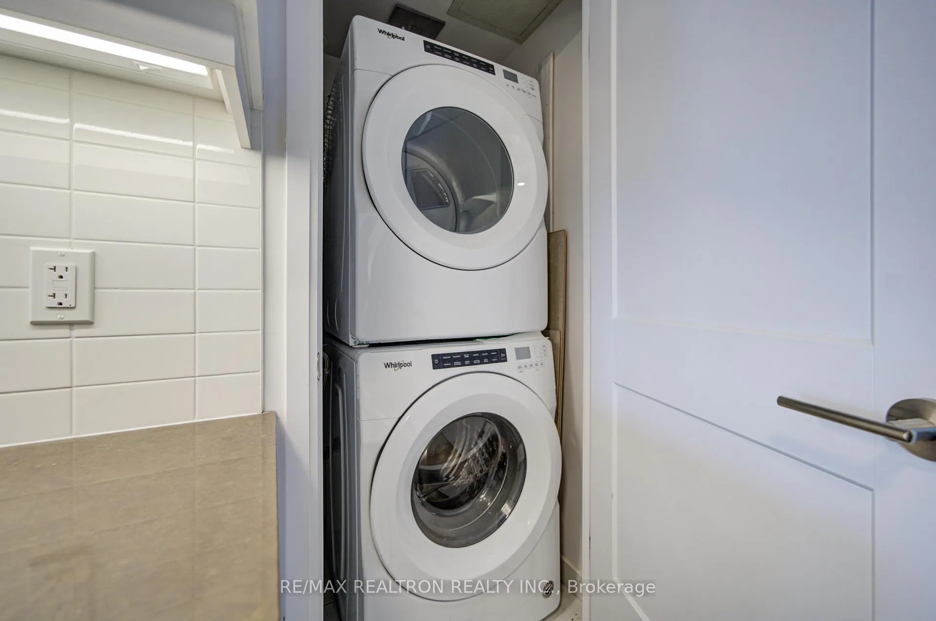 Photo 18 of Unit Th33, 1050 Portage Parkway, Vaughan, Concord — HOMEH