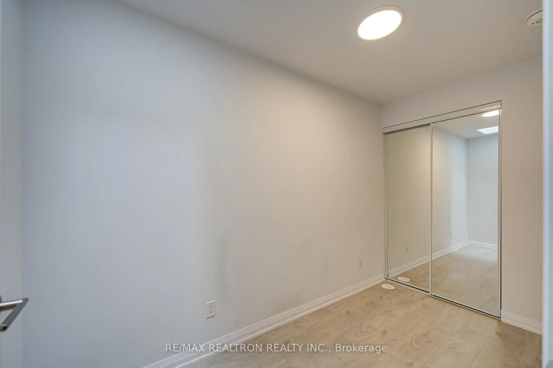 Photo 32 of Unit Th33, 1050 Portage Parkway, Vaughan, Concord — HOMEH