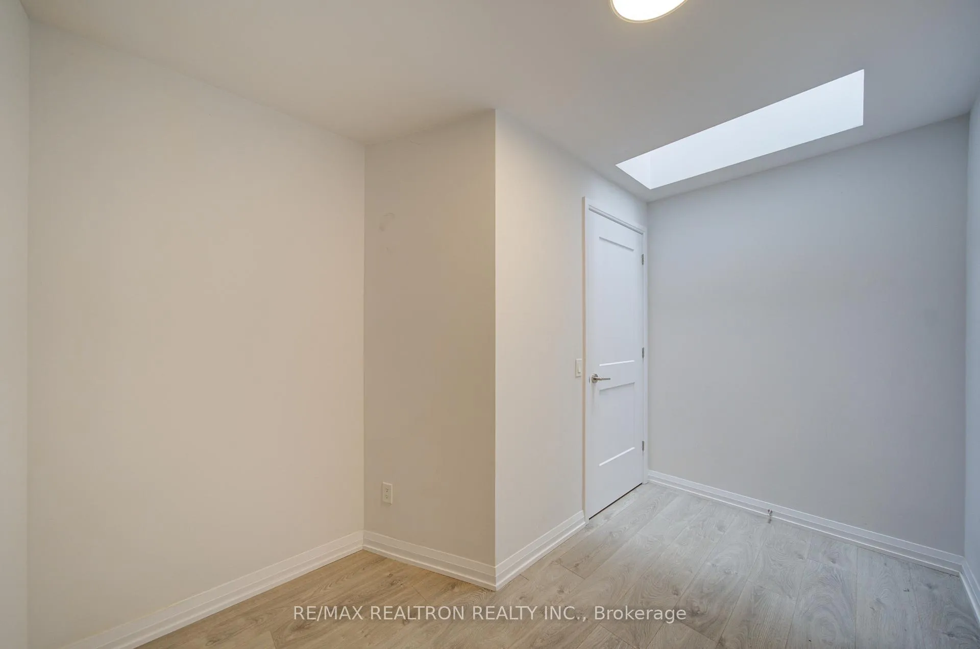 Photo 33 of Unit Th33, 1050 Portage Parkway, Vaughan, Concord — HOMEH