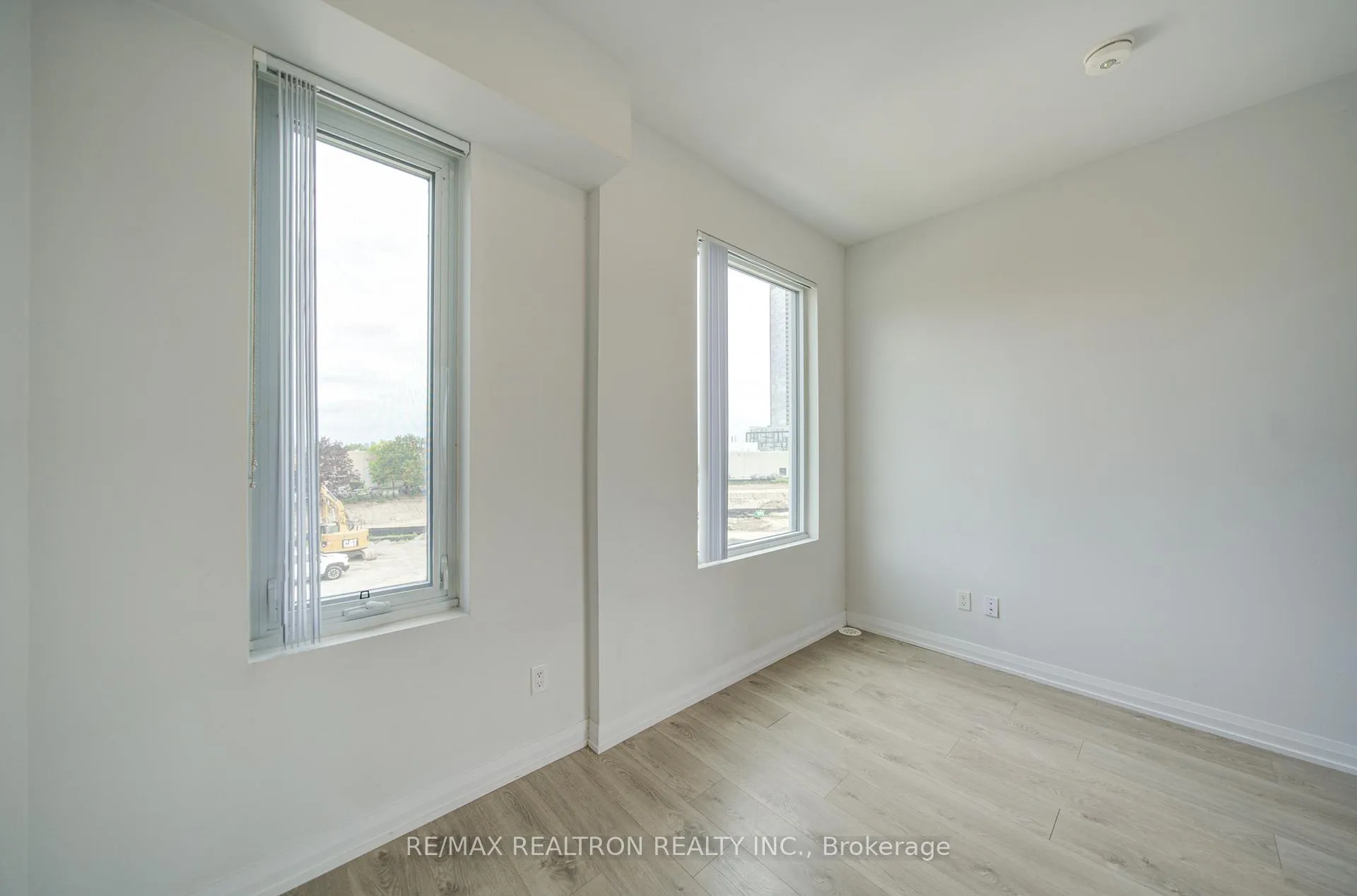 Photo 36 of Unit Th33, 1050 Portage Parkway, Vaughan, Concord — HOMEH