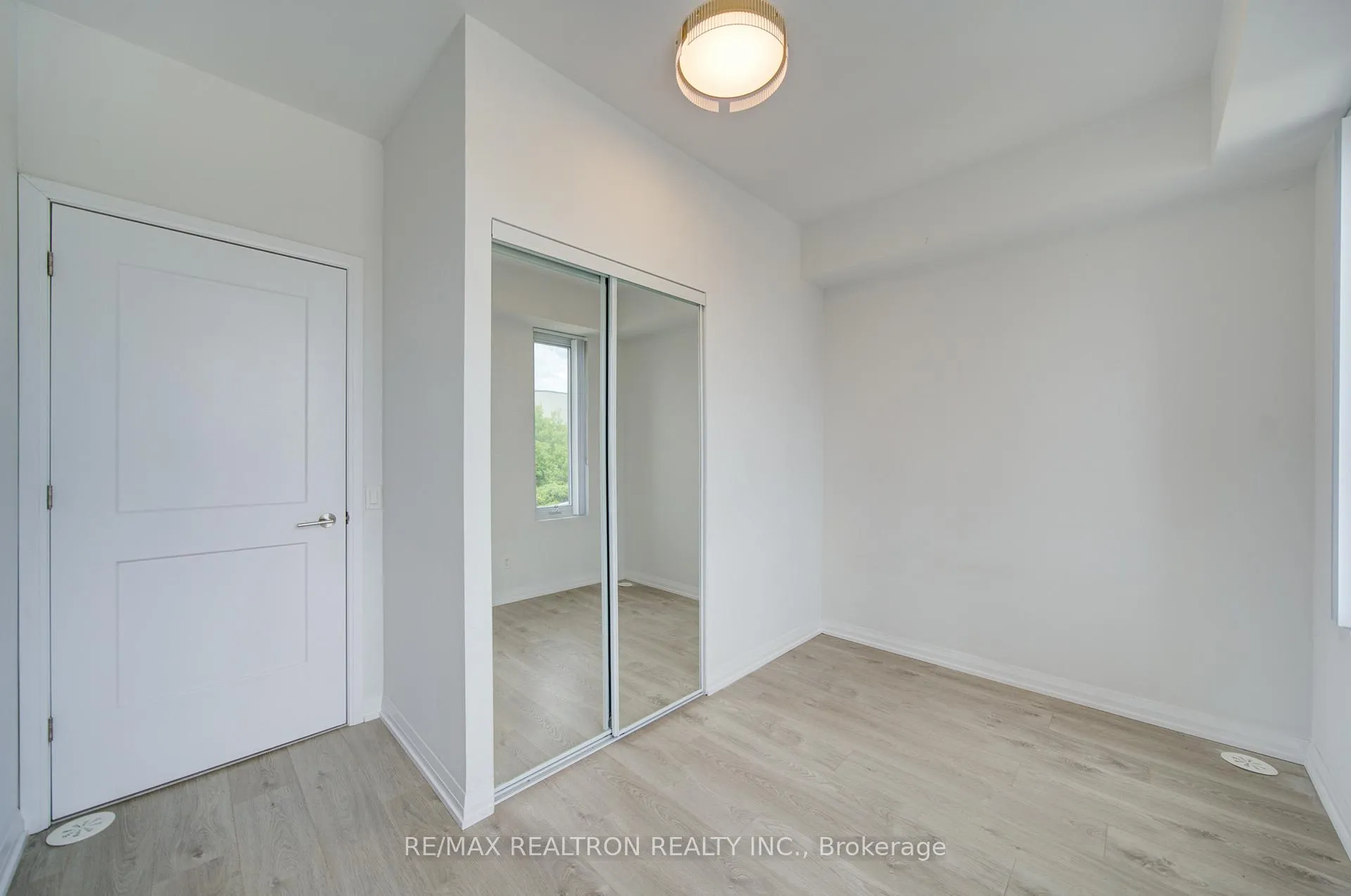 Photo 37 of Unit Th33, 1050 Portage Parkway, Vaughan, Concord — HOMEH
