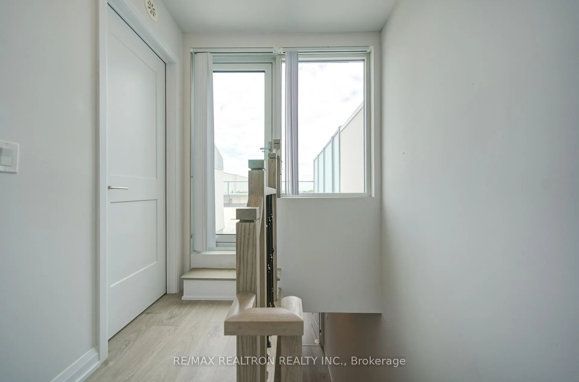 Photo 38 of Unit Th33, 1050 Portage Parkway, Vaughan, Concord — HOMEH