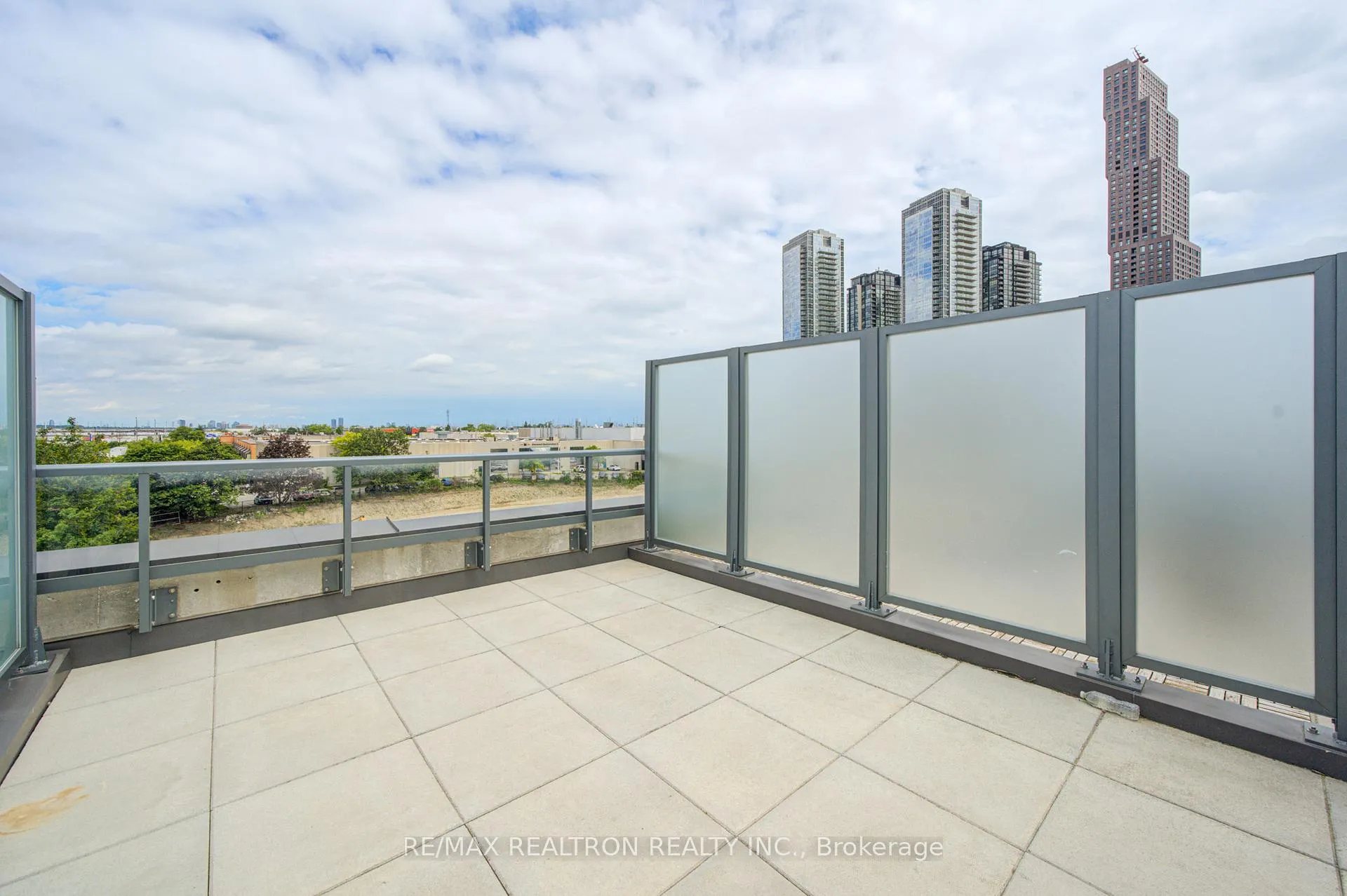 Photo 41 of Unit Th33, 1050 Portage Parkway, Vaughan, Concord — HOMEH