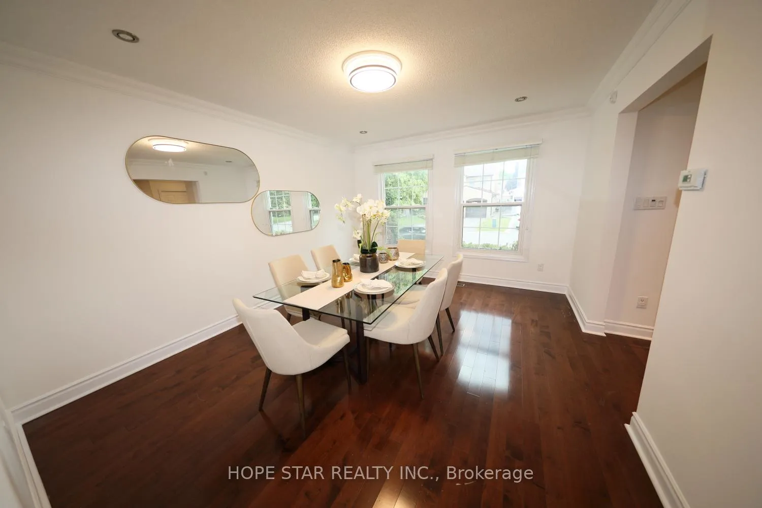Photo 4 of 26 Ferndell Circle, Markham, Unionville — HOMEH