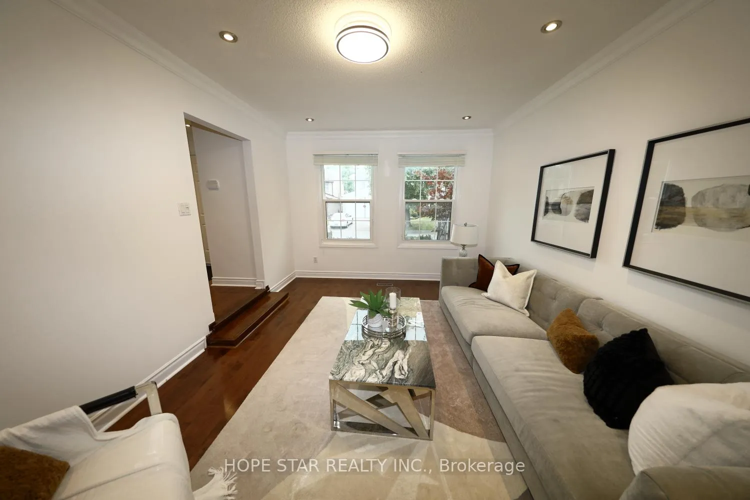 Photo 6 of 26 Ferndell Circle, Markham, Unionville — HOMEH