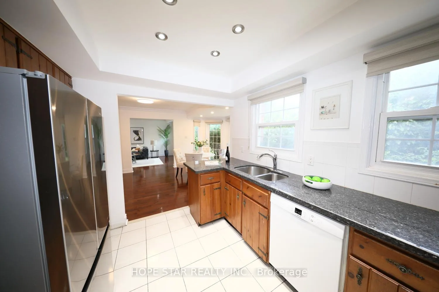 Photo 9 of 26 Ferndell Circle, Markham, Unionville — HOMEH