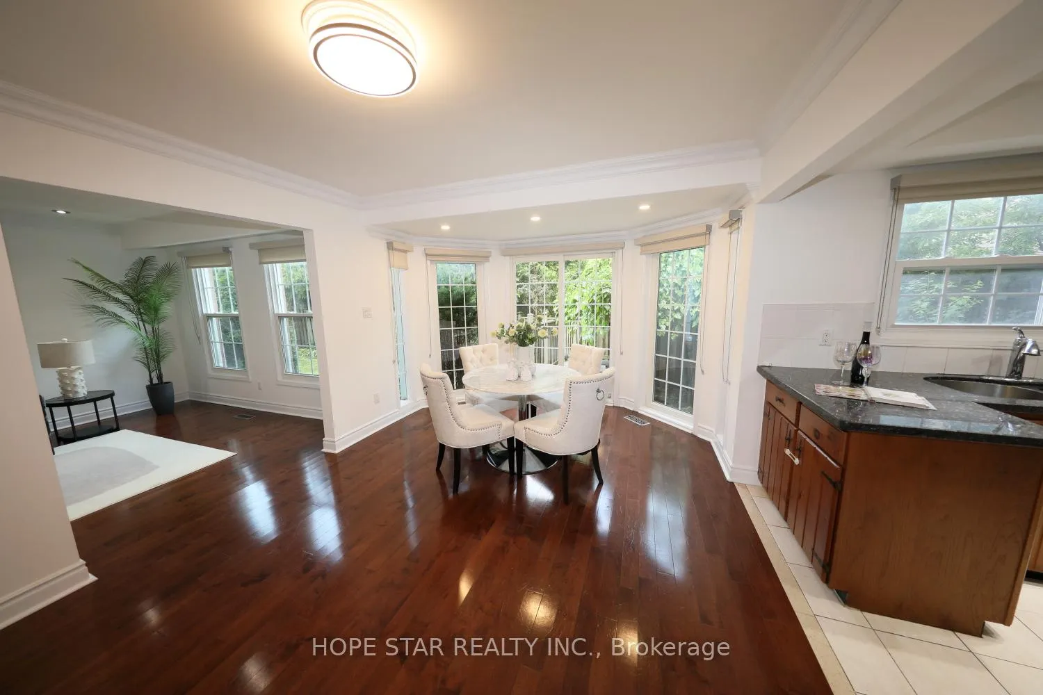 Photo 11 of 26 Ferndell Circle, Markham, Unionville — HOMEH
