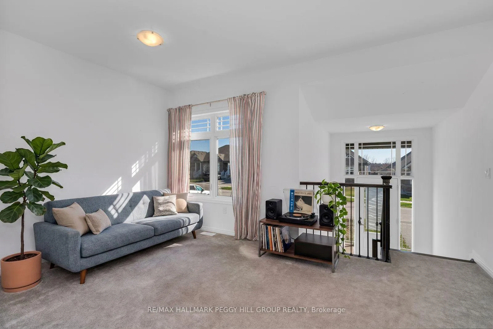 Photo 2 of 98 Isabella Drive, Orillia — HOMEH
