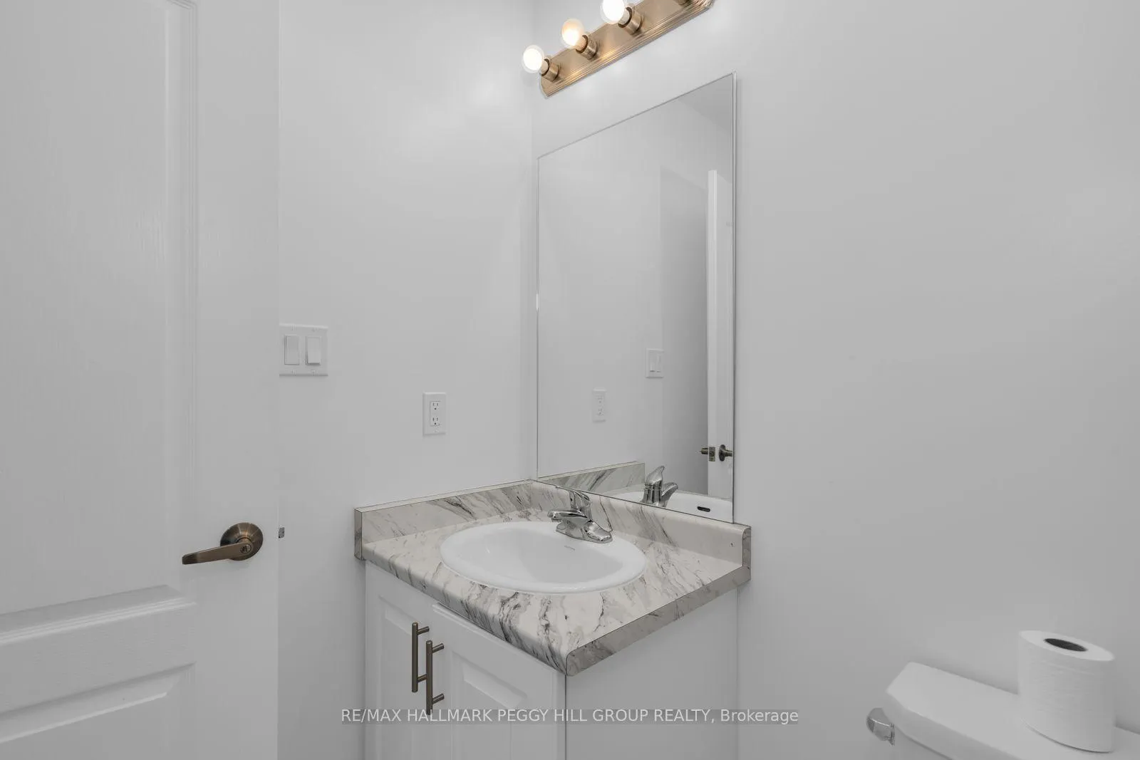 Photo 10 of 98 Isabella Drive, Orillia — HOMEH