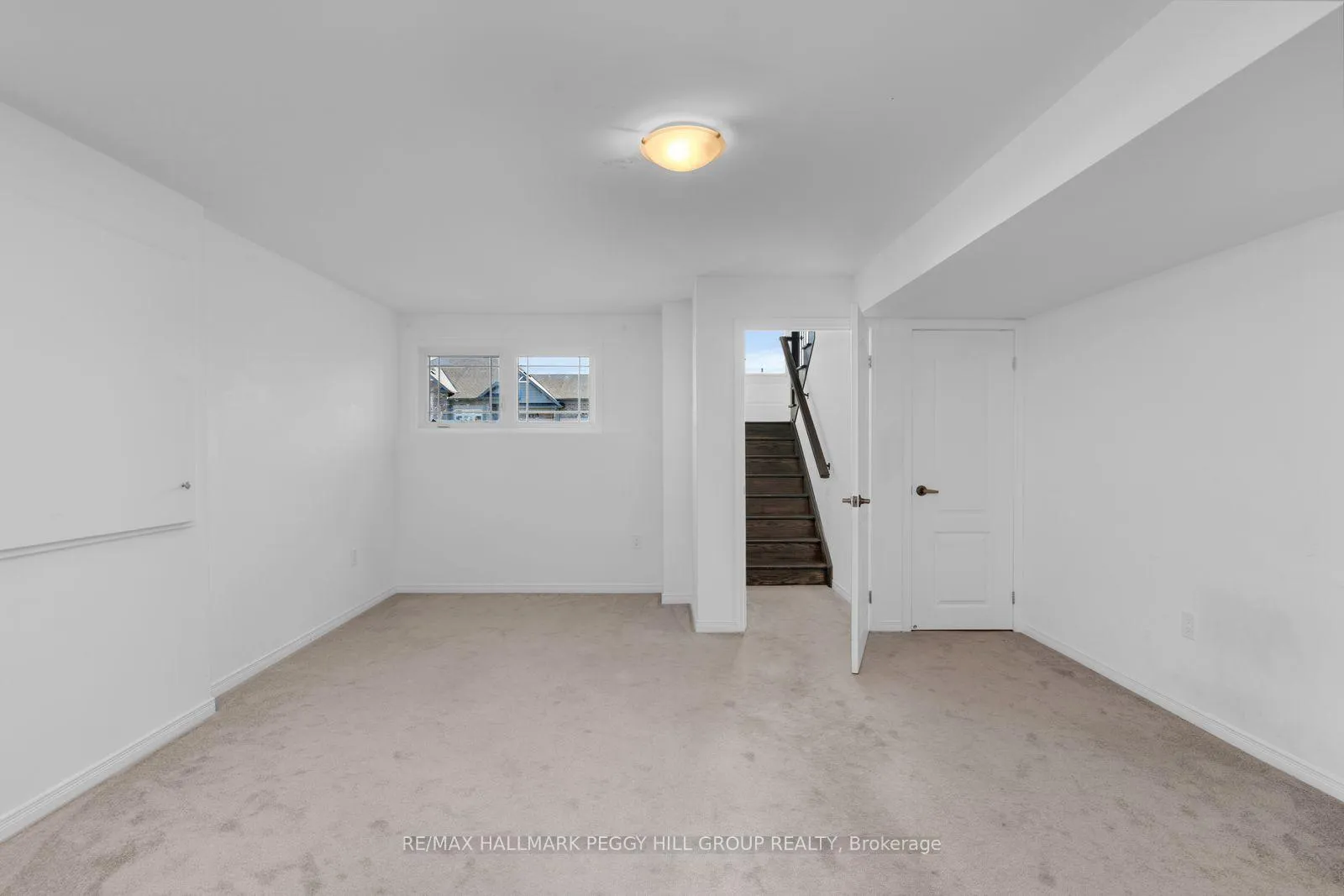 Photo 11 of 98 Isabella Drive, Orillia — HOMEH