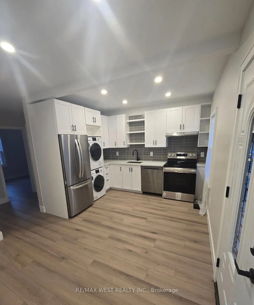 Photo 3 of 413 Paling Avenue, Hamilton, Homeside — HOMEH