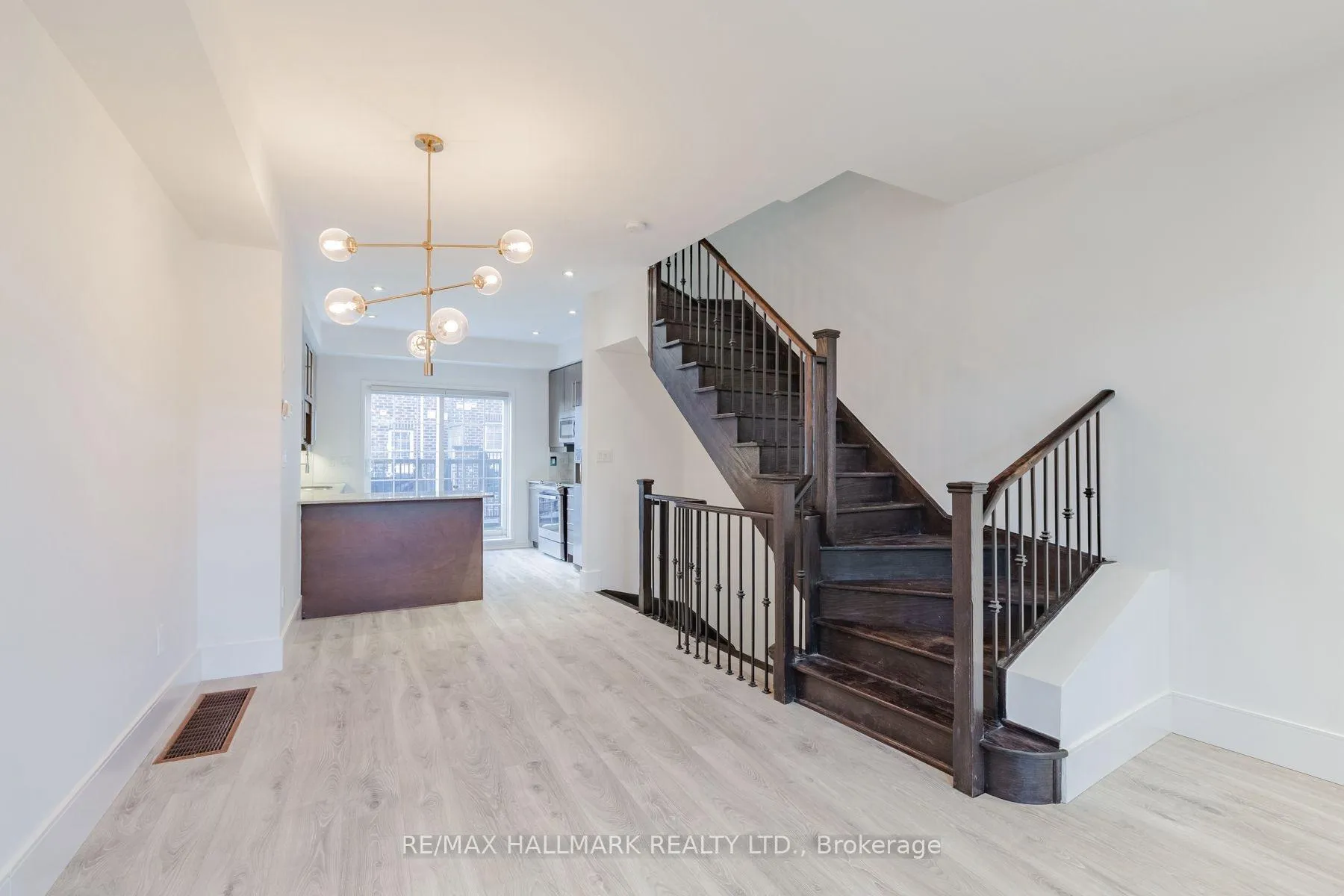 Photo 4 of Unit 36, 99 The Queensway, Toronto, High Park-Swansea — HOMEH