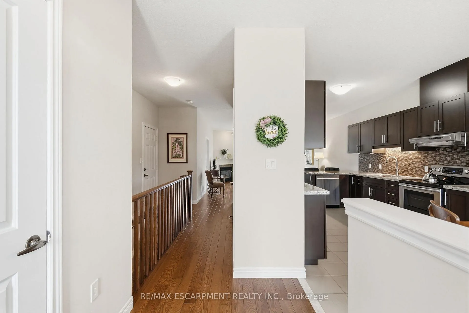 Photo 5 of 3 Ecker Lane, Hamilton, Binbrook — HOMEH