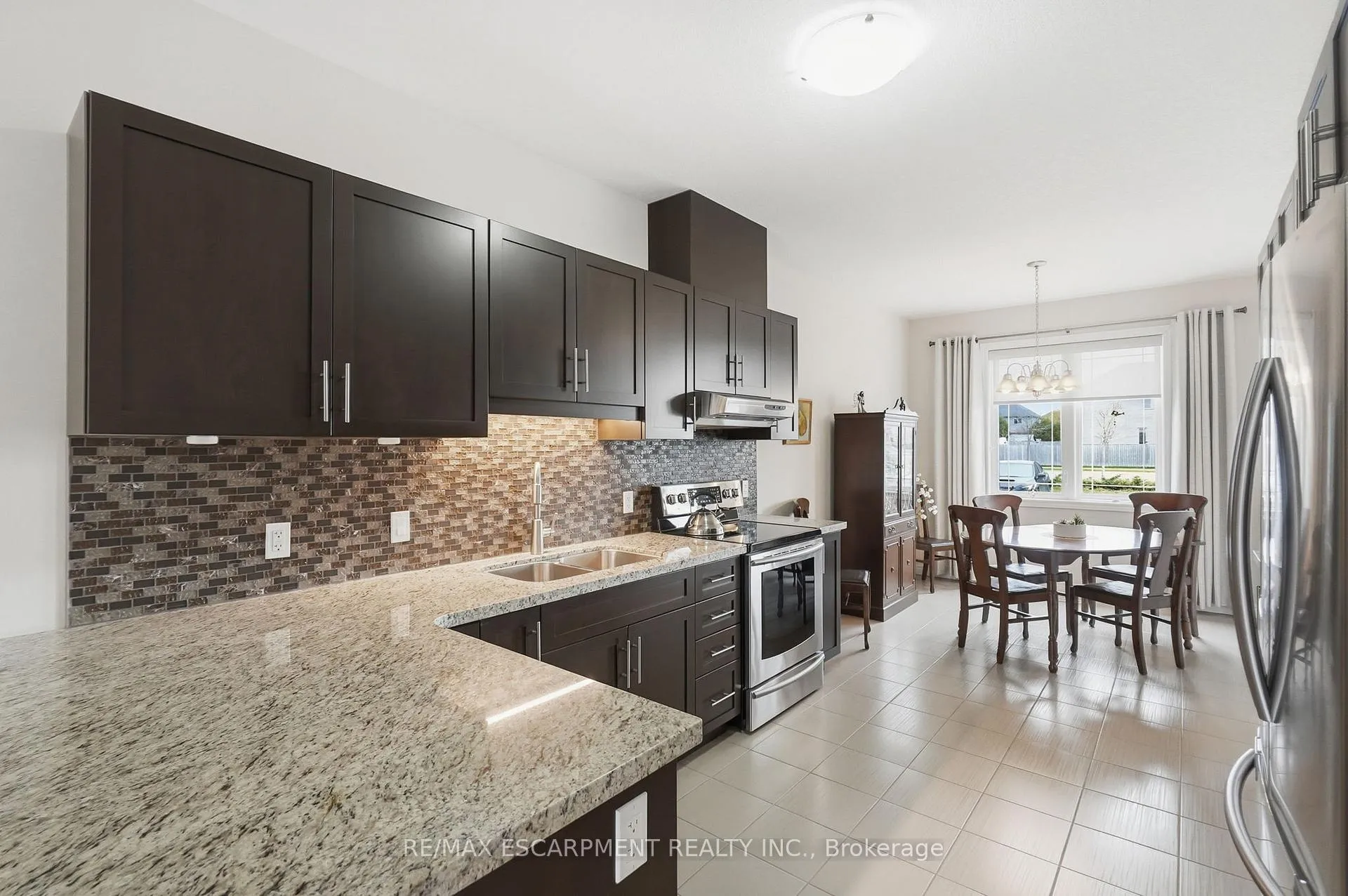 Photo 10 of 3 Ecker Lane, Hamilton, Binbrook — HOMEH