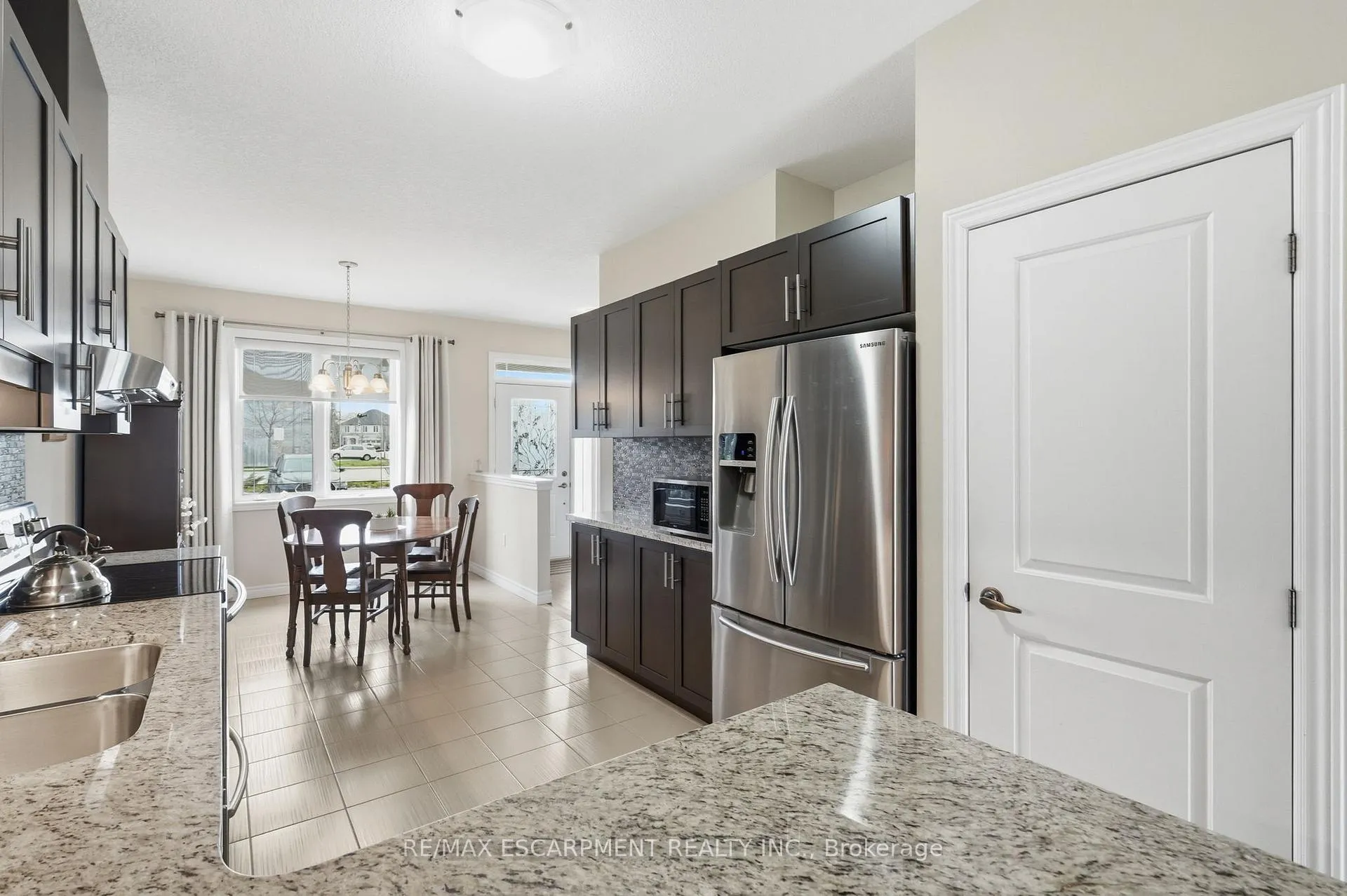 Photo 11 of 3 Ecker Lane, Hamilton, Binbrook — HOMEH