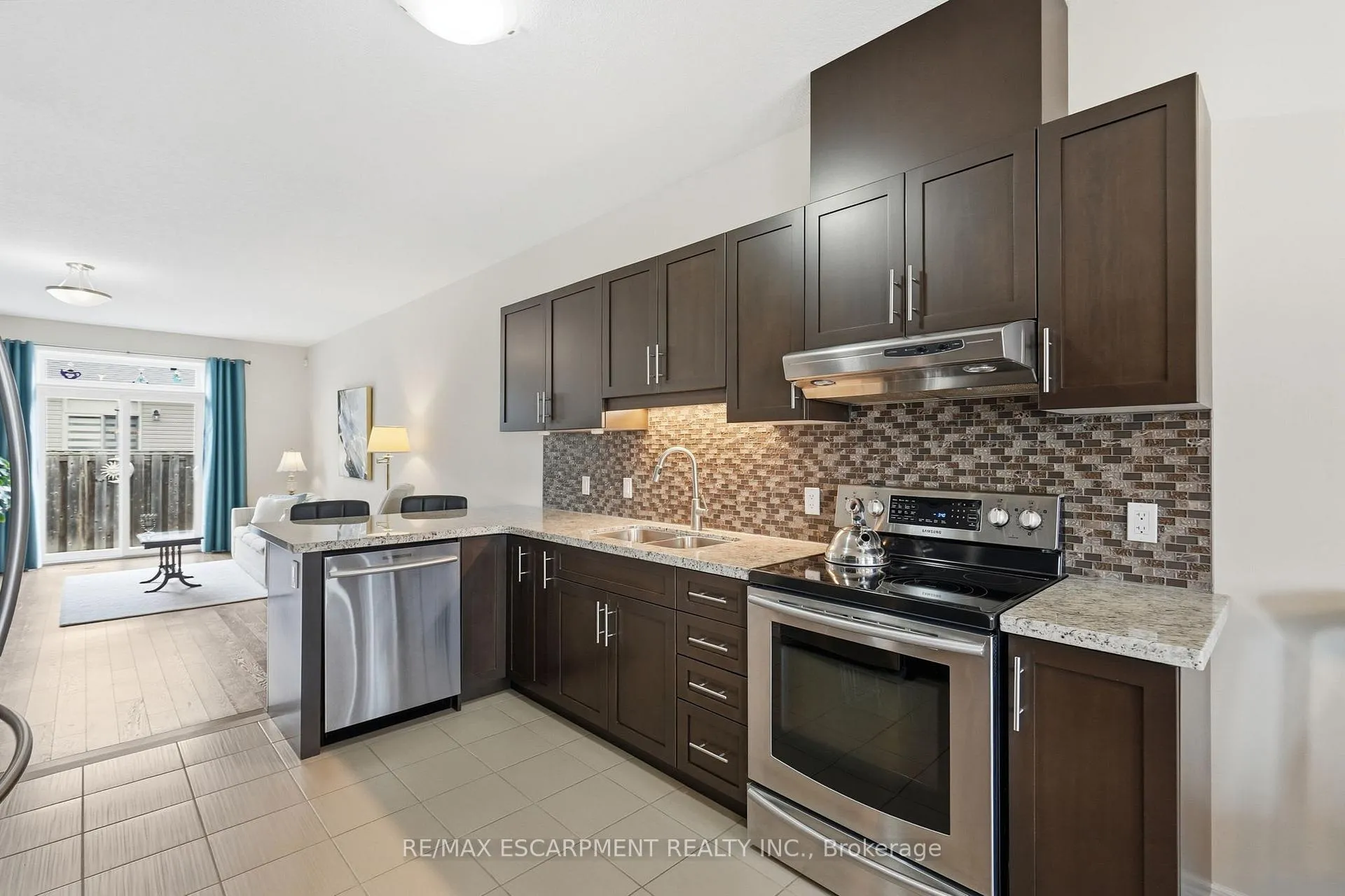 Photo 14 of 3 Ecker Lane, Hamilton, Binbrook — HOMEH