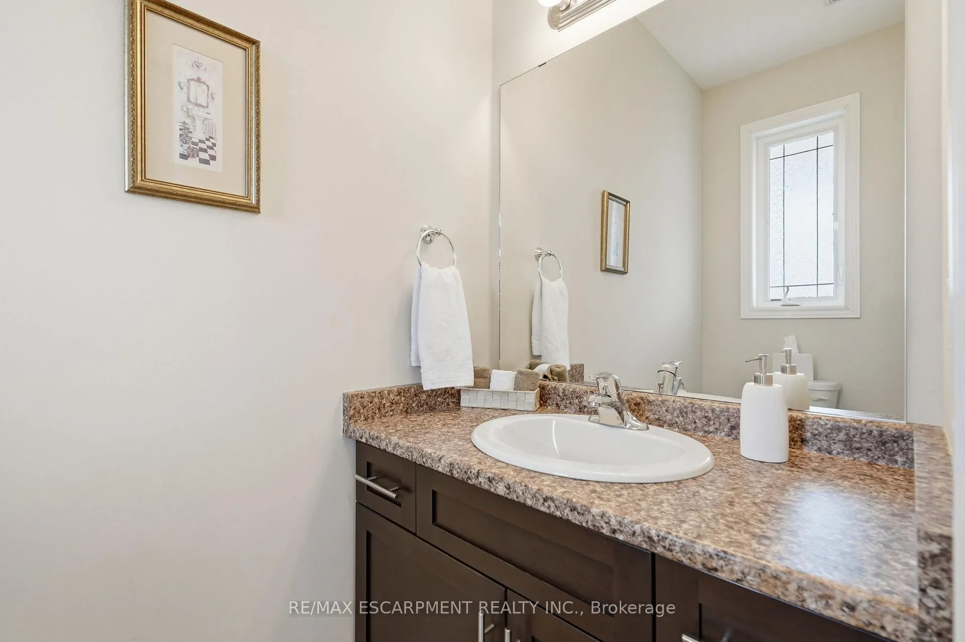 Photo 27 of 3 Ecker Lane, Hamilton, Binbrook — HOMEH