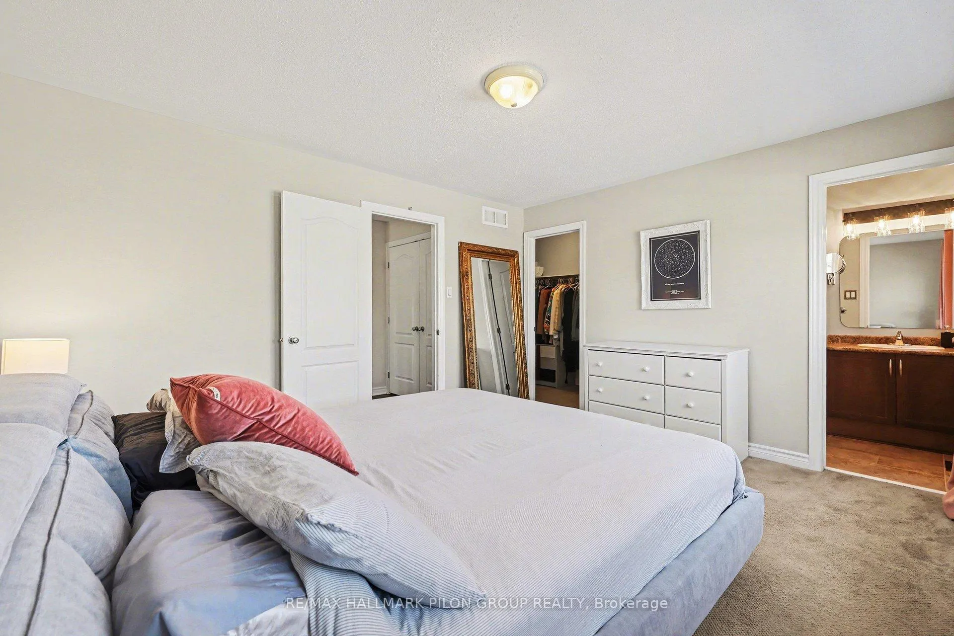 Photo 13 of 374 Horseshoe Crescent, Ottawa, Stittsville (North) — HOMEH