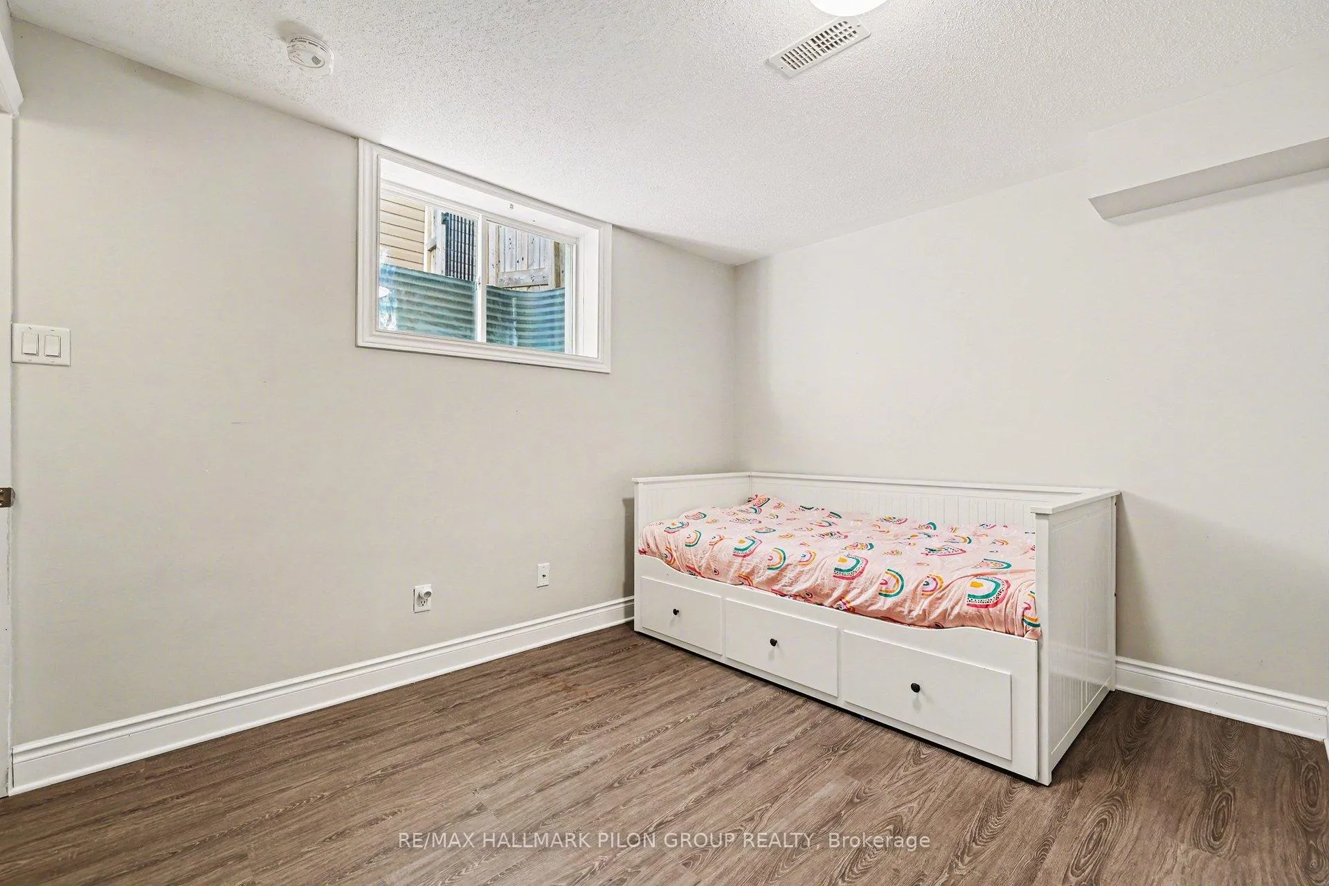 Photo 19 of 374 Horseshoe Crescent, Ottawa, Stittsville (North) — HOMEH