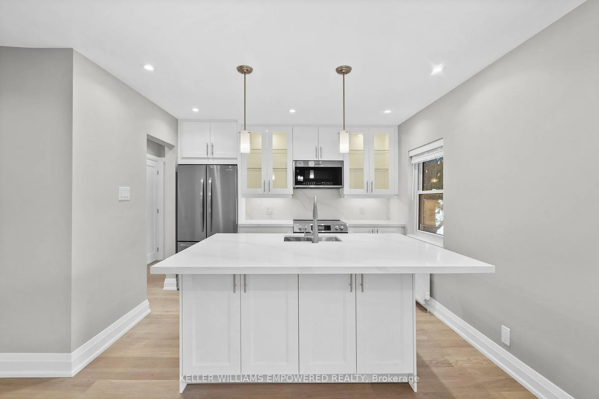 Photo 1 of Unit 3, 2665 Bloor Street W, Etobicoke, Kingsway South — HOMEH