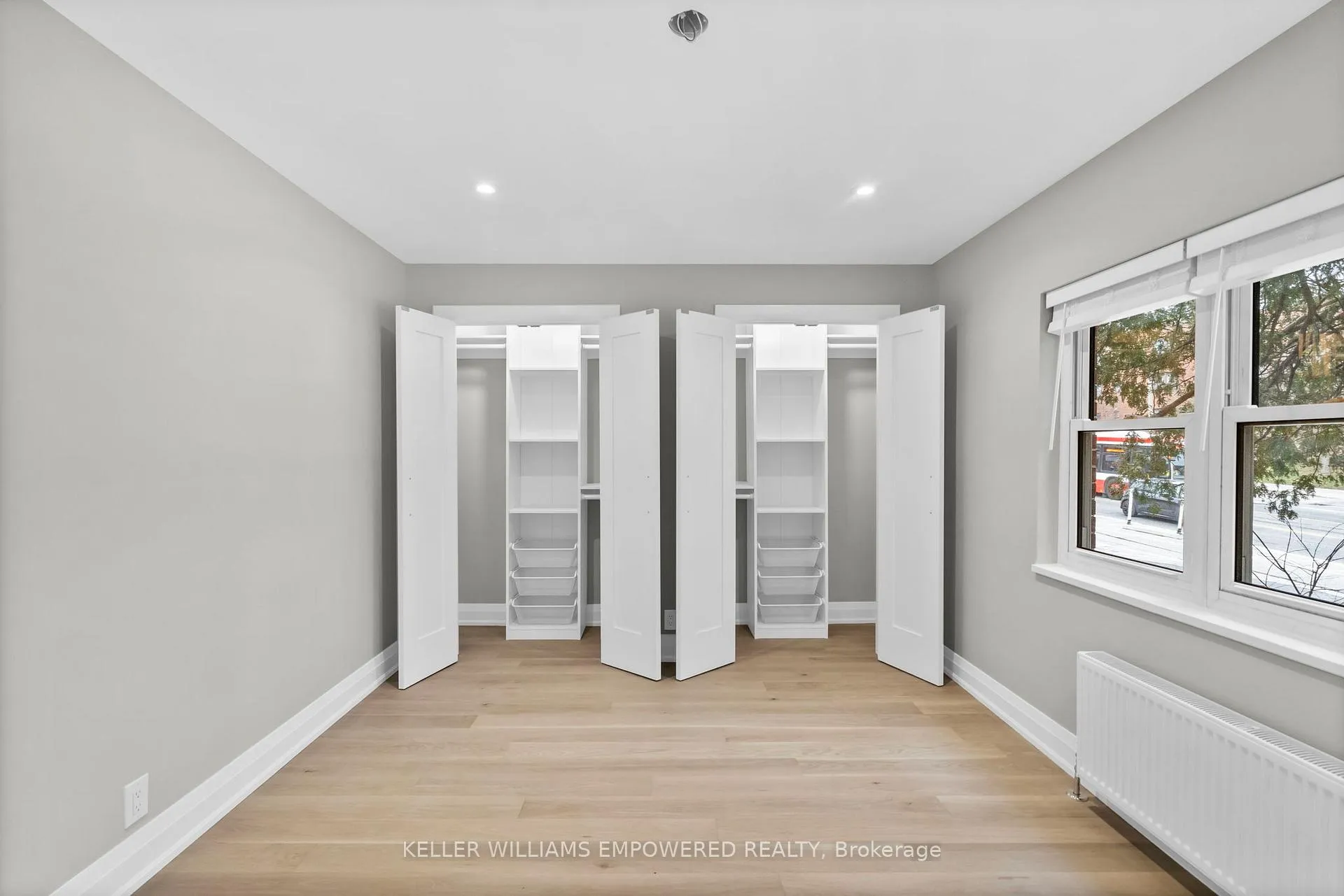 Photo 11 of Unit 3, 2665 Bloor Street W, Etobicoke, Kingsway South — HOMEH