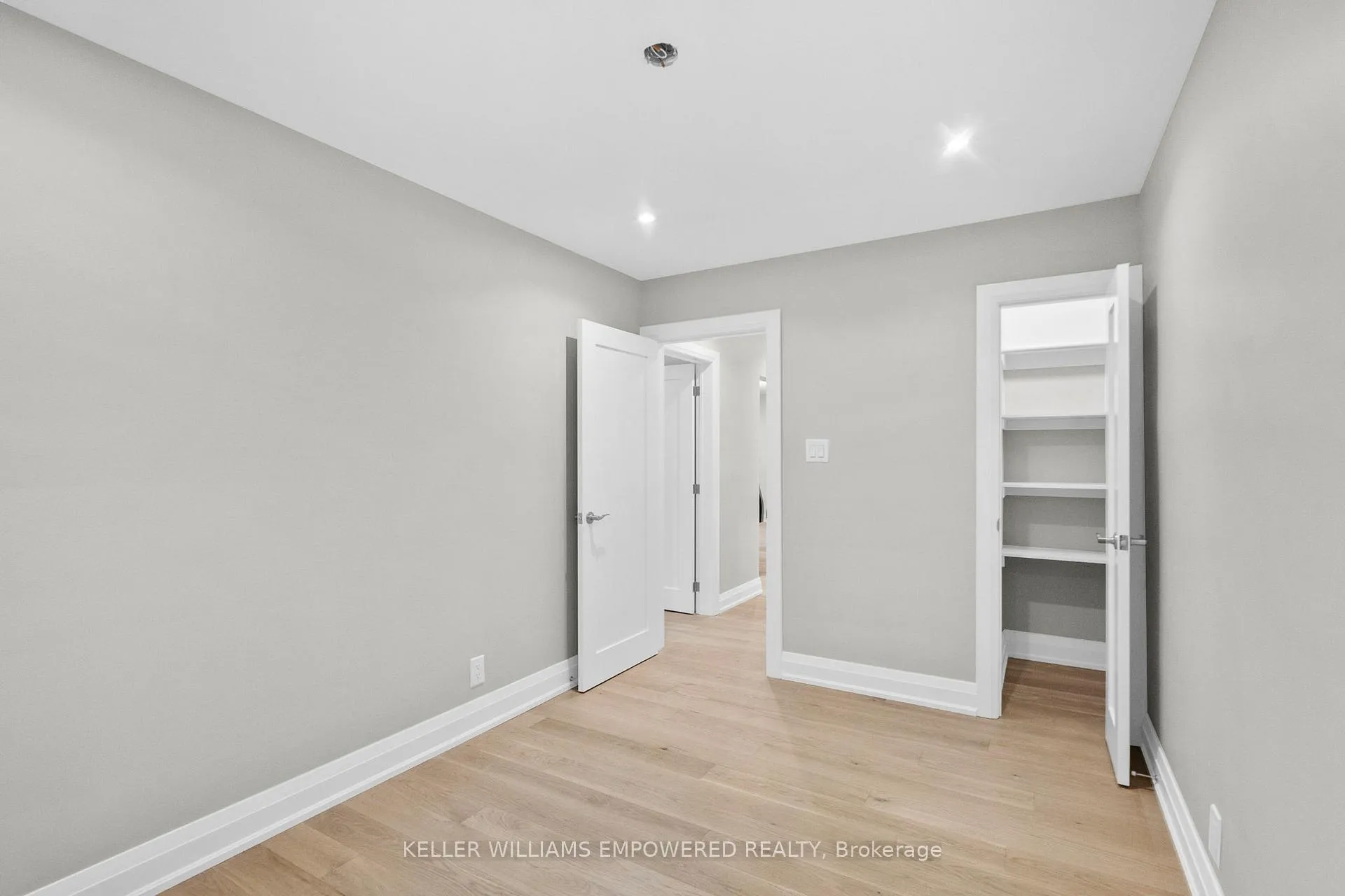 Photo 14 of Unit 3, 2665 Bloor Street W, Etobicoke, Kingsway South — HOMEH