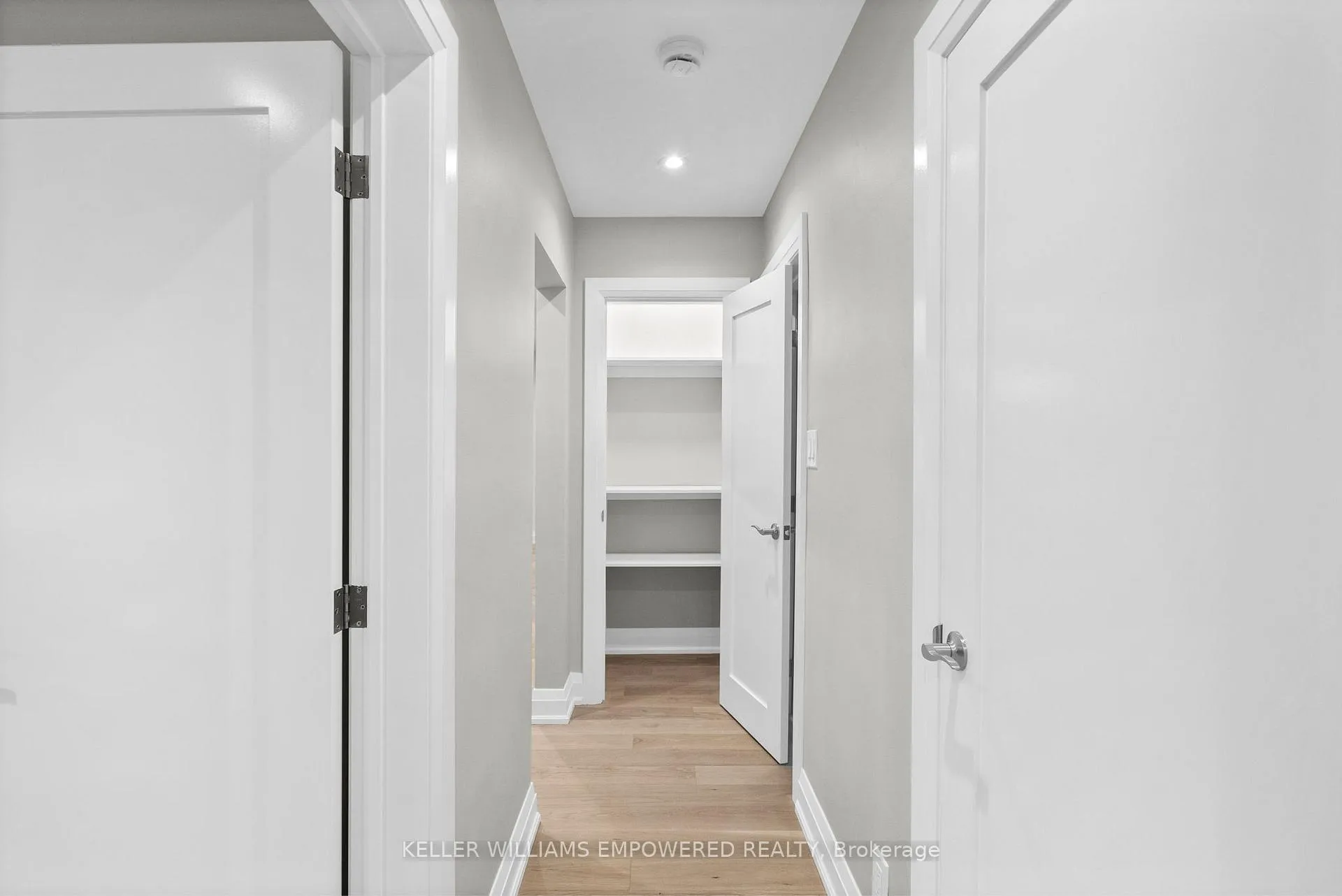 Photo 17 of Unit 3, 2665 Bloor Street W, Etobicoke, Kingsway South — HOMEH