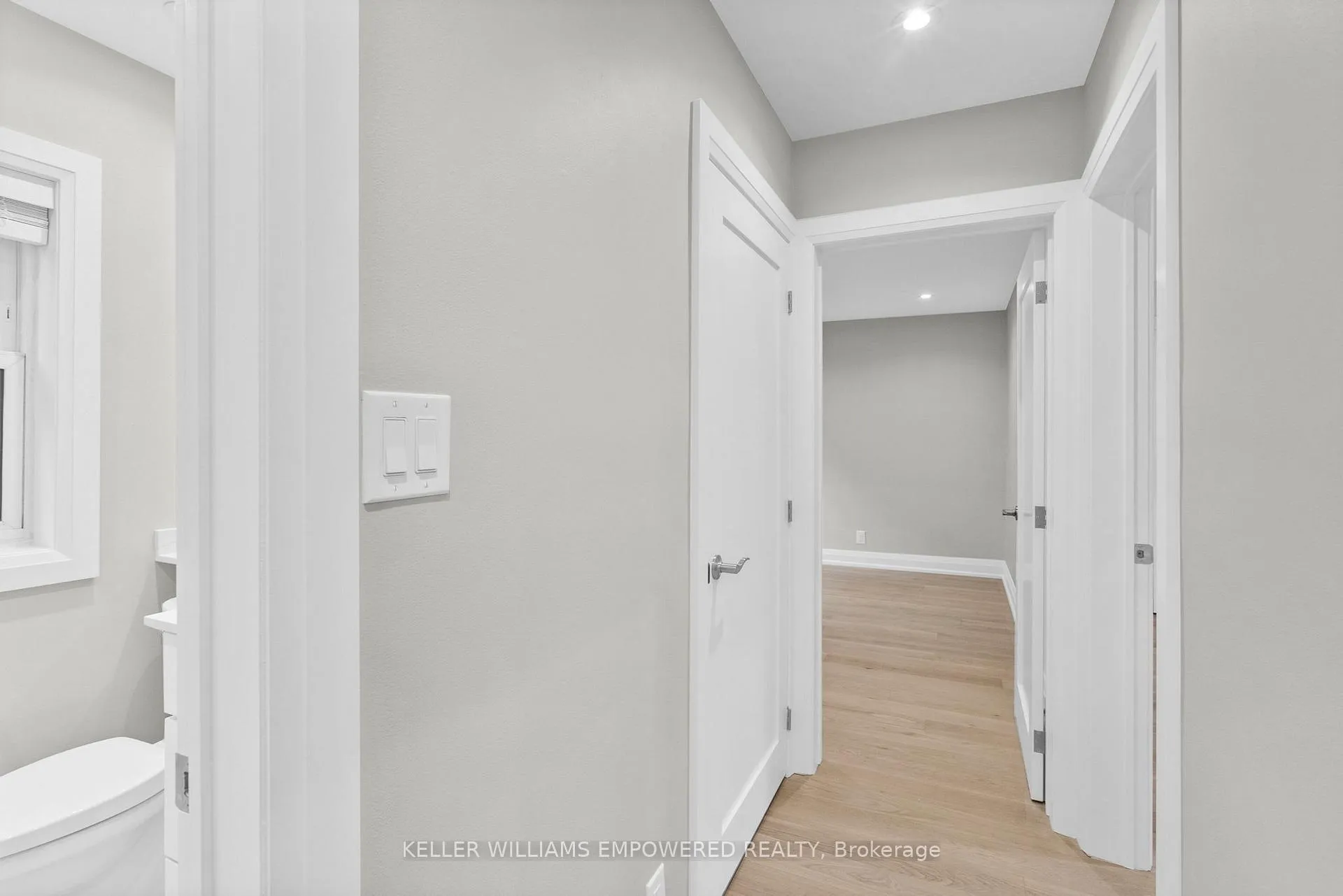 Photo 18 of Unit 3, 2665 Bloor Street W, Etobicoke, Kingsway South — HOMEH