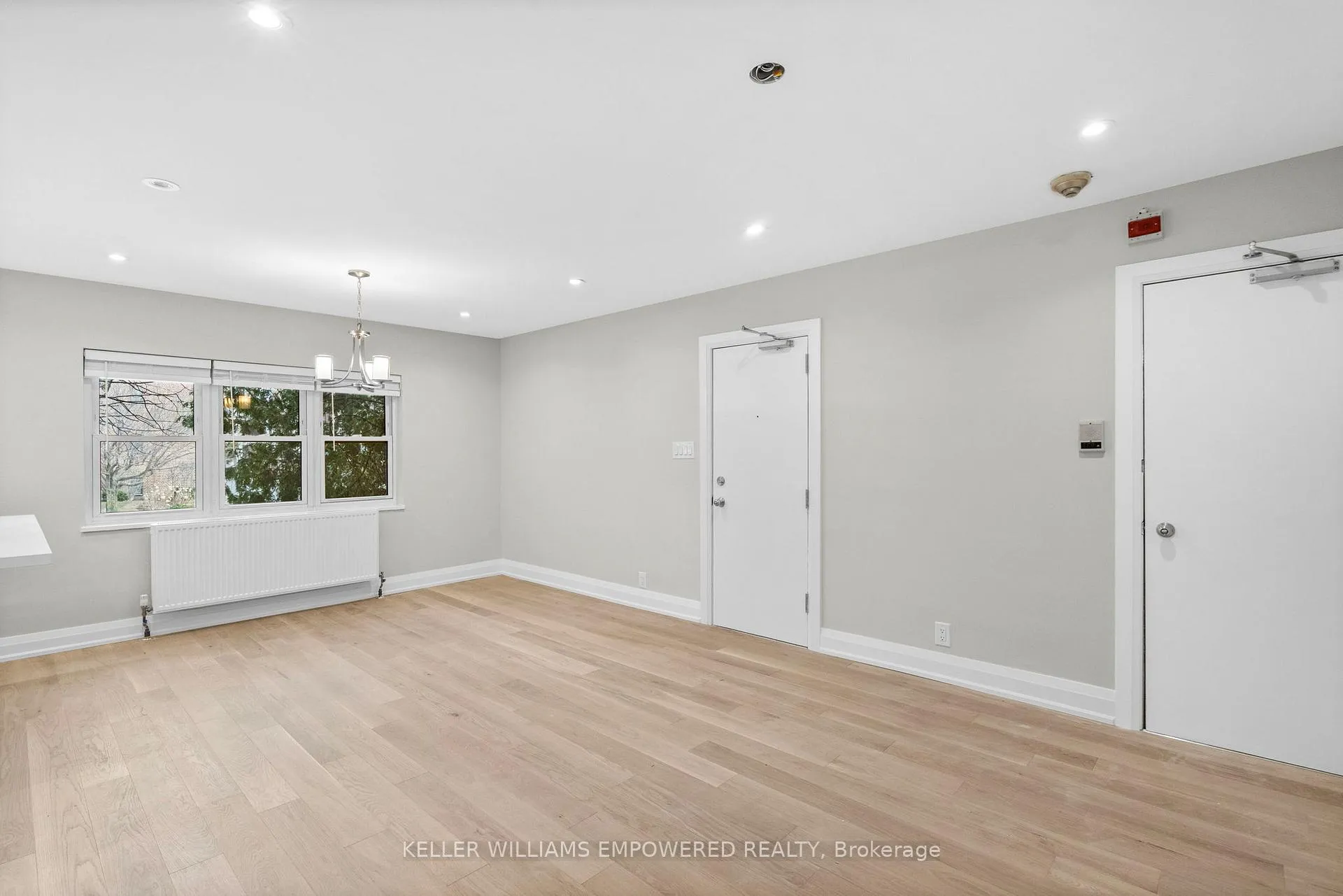 Photo 19 of Unit 3, 2665 Bloor Street W, Etobicoke, Kingsway South — HOMEH