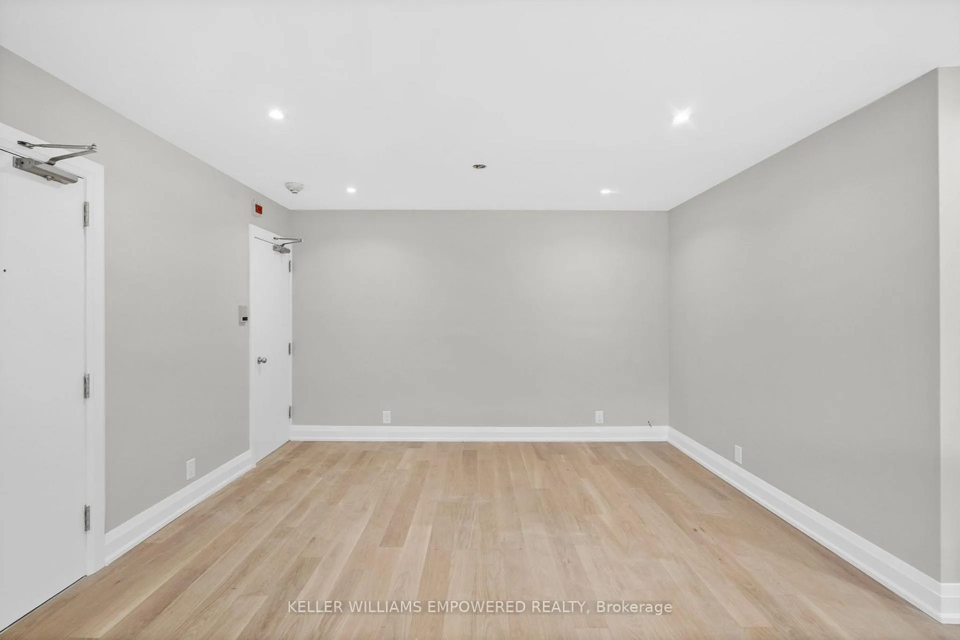Photo 20 of Unit 3, 2665 Bloor Street W, Etobicoke, Kingsway South — HOMEH
